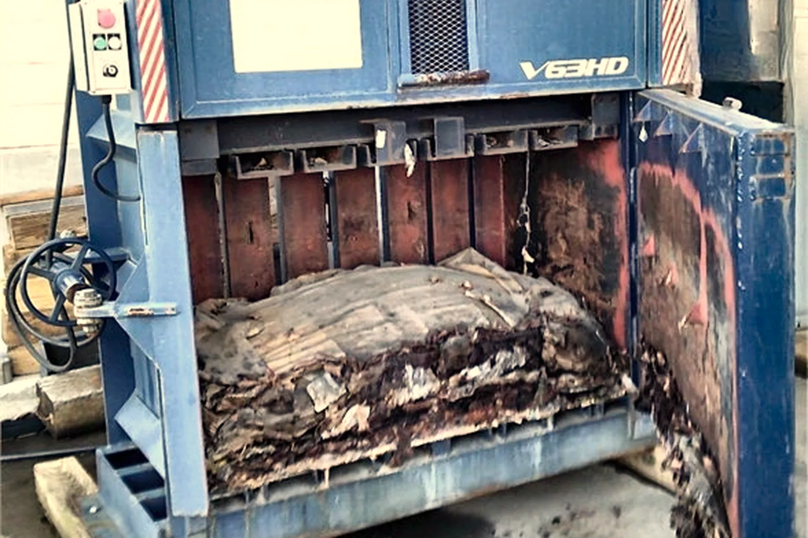 2011 BACE V63HD - view 15 of 16