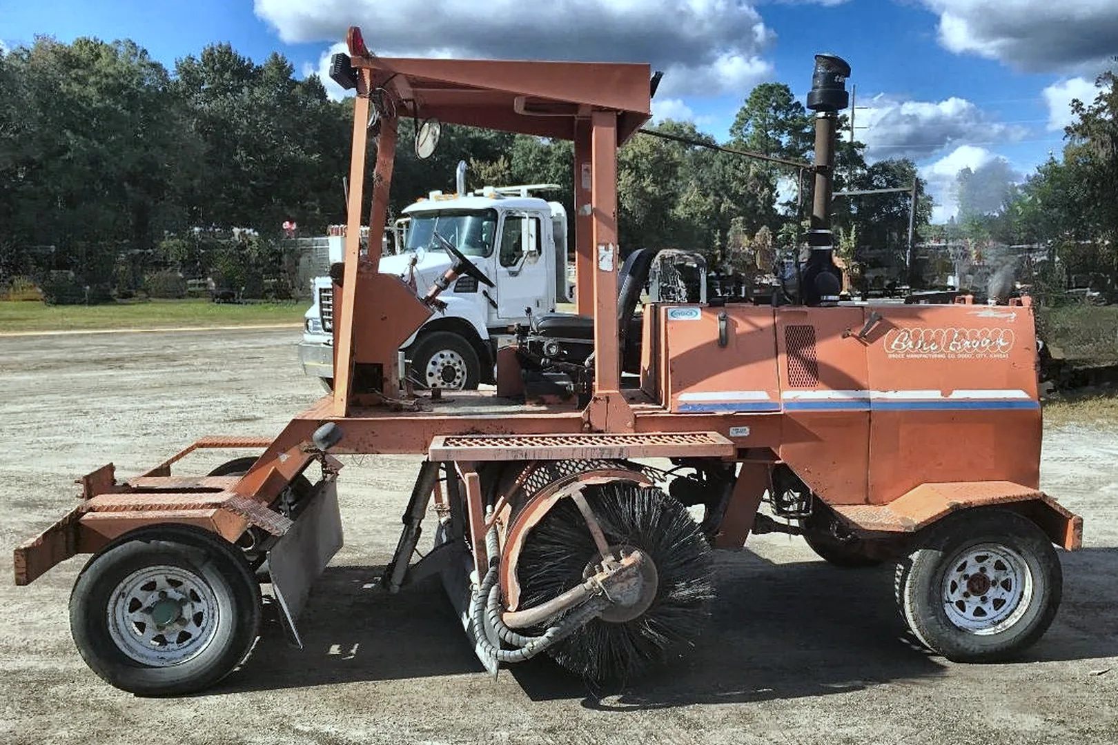 2004 BROCE RJ350 - view 7 of 18