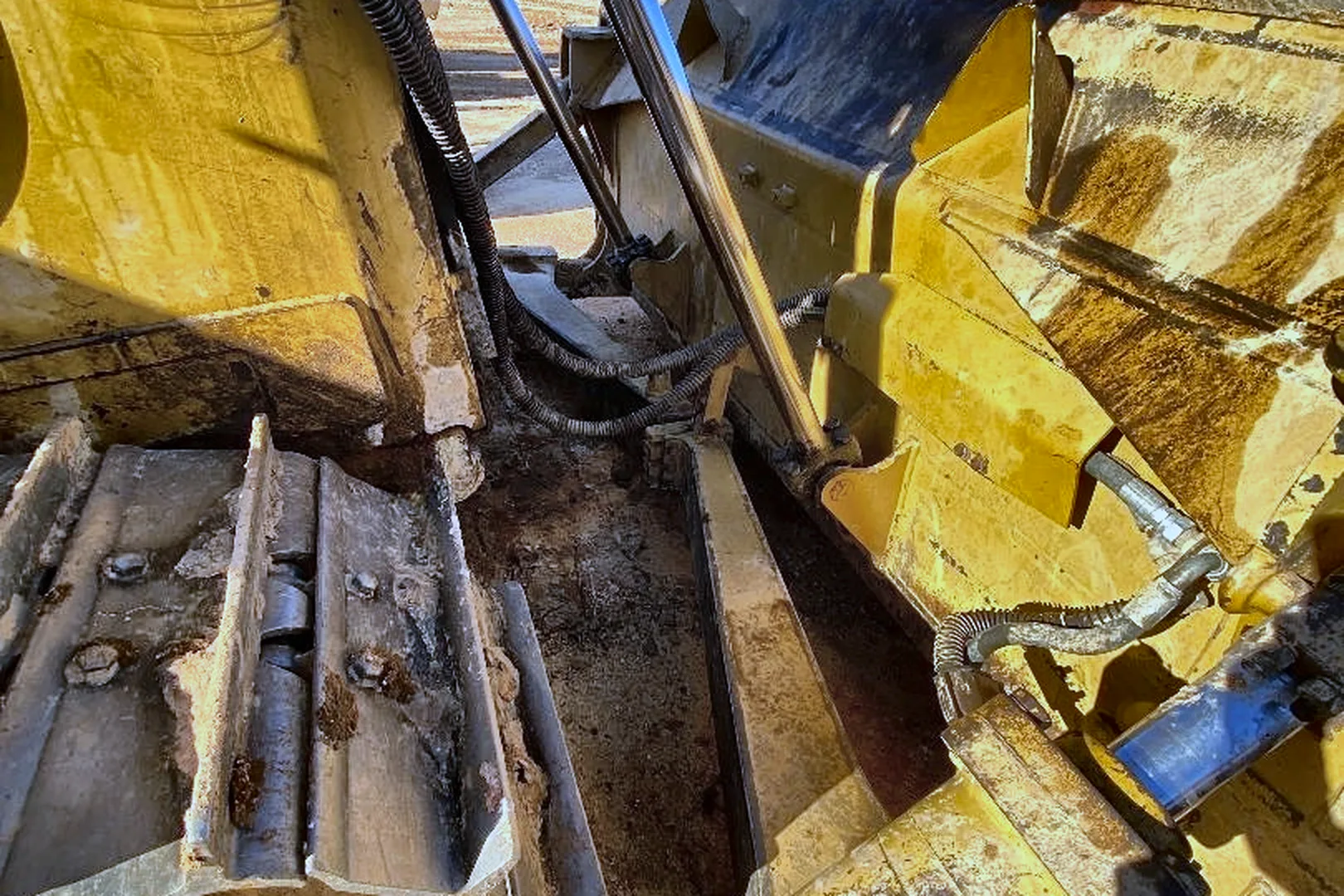 2012 CATERPILLAR D6T XL - view 11 of 37