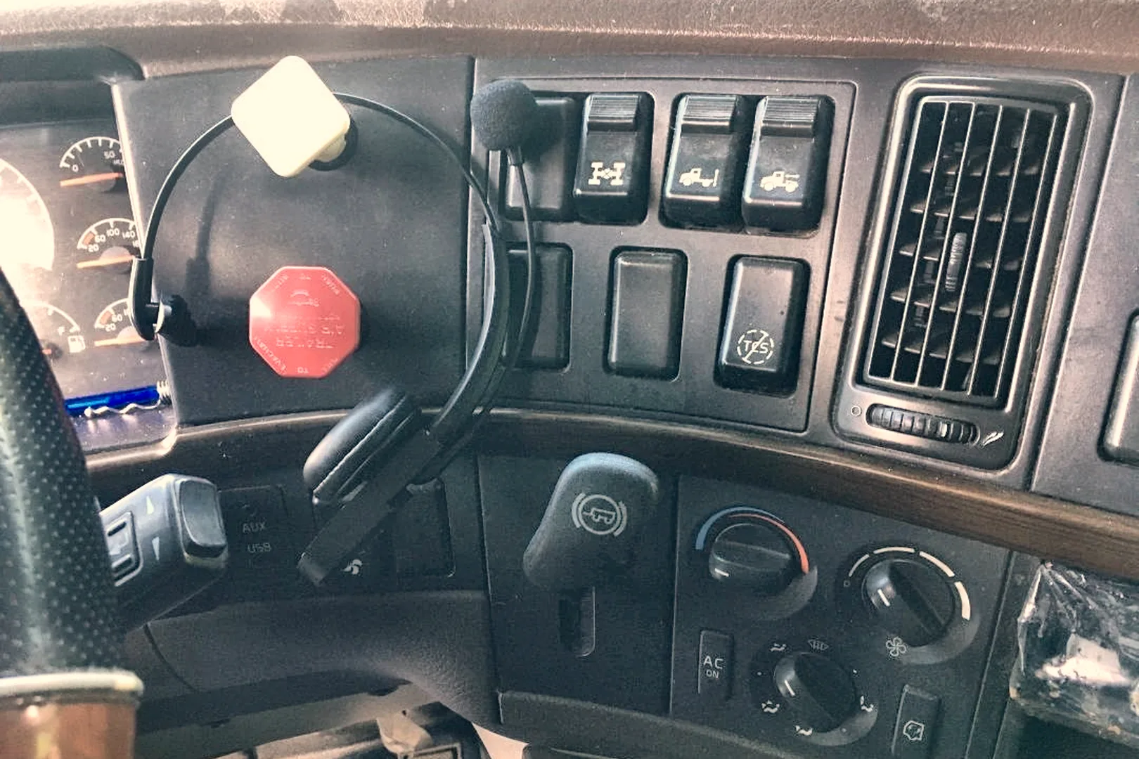 2013 VOLVO VNL 64T670 - view 17 of 25