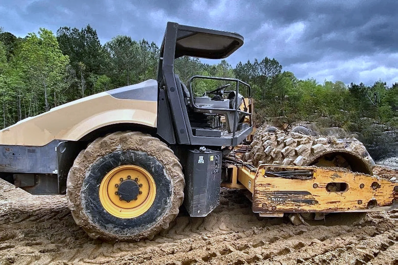 2014 VOLVO SD115 - view 7 of 15