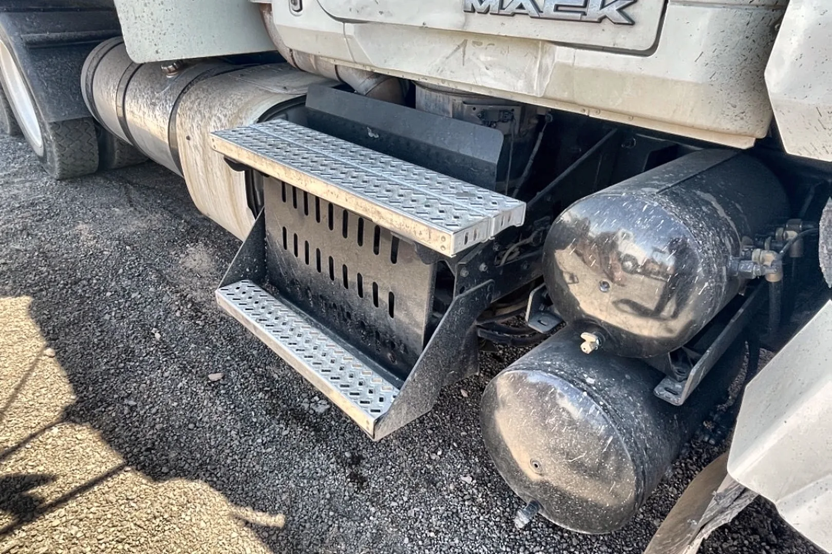 2015 MACK PINNACLE CHU613 - view 15 of 27