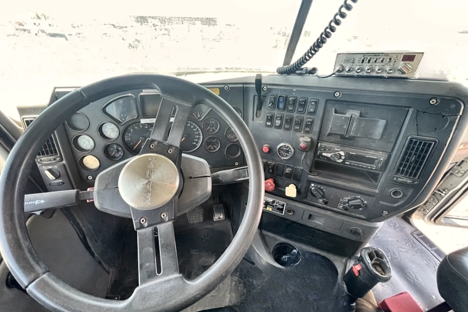 2015 MACK PINNACLE CHU613 - view 16 of 27