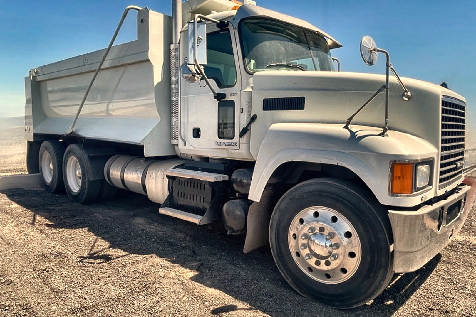 2015 MACK PINNACLE CHU613 - view 7 of 27