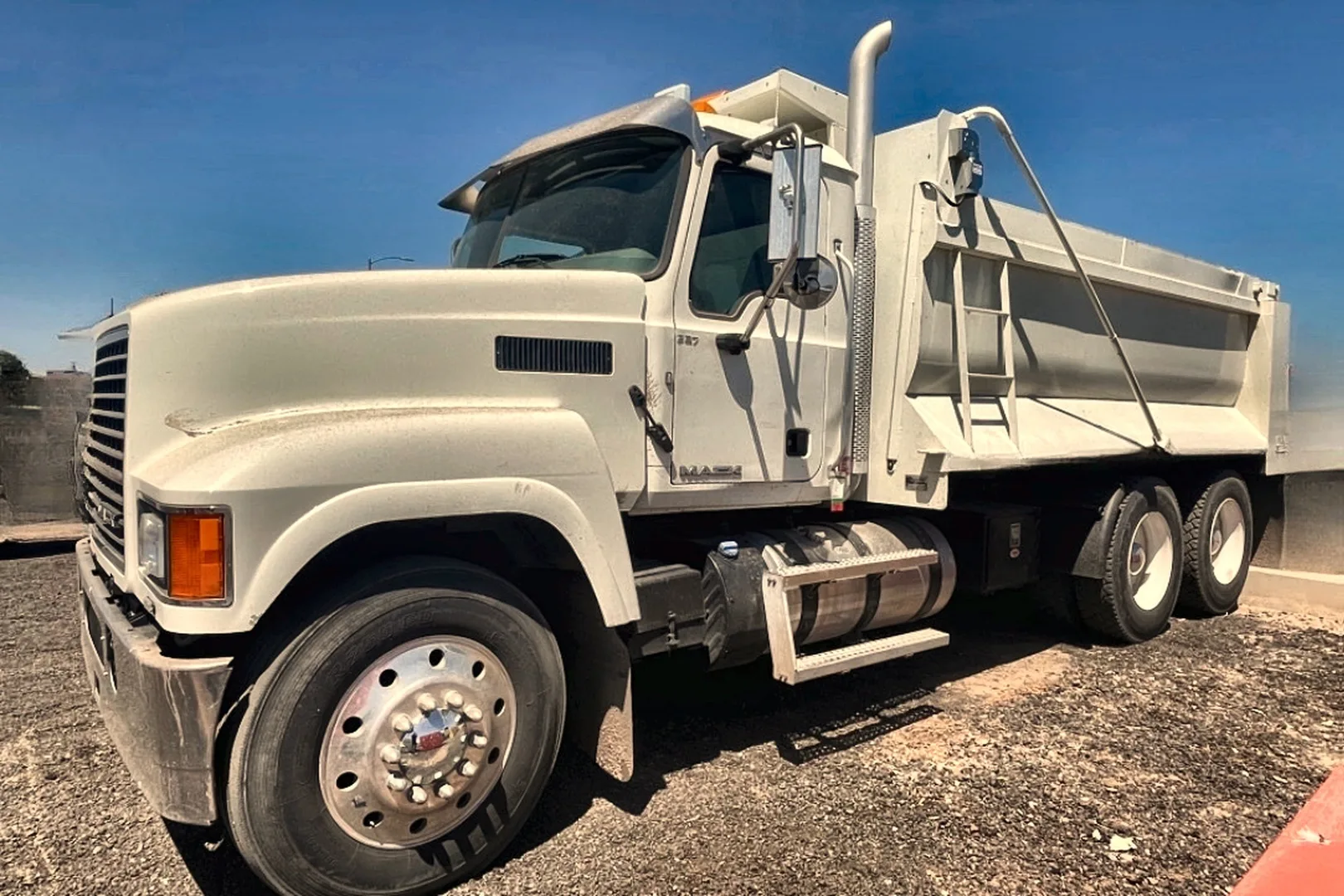 2015 MACK PINNACLE CHU613 - view 12 of 27