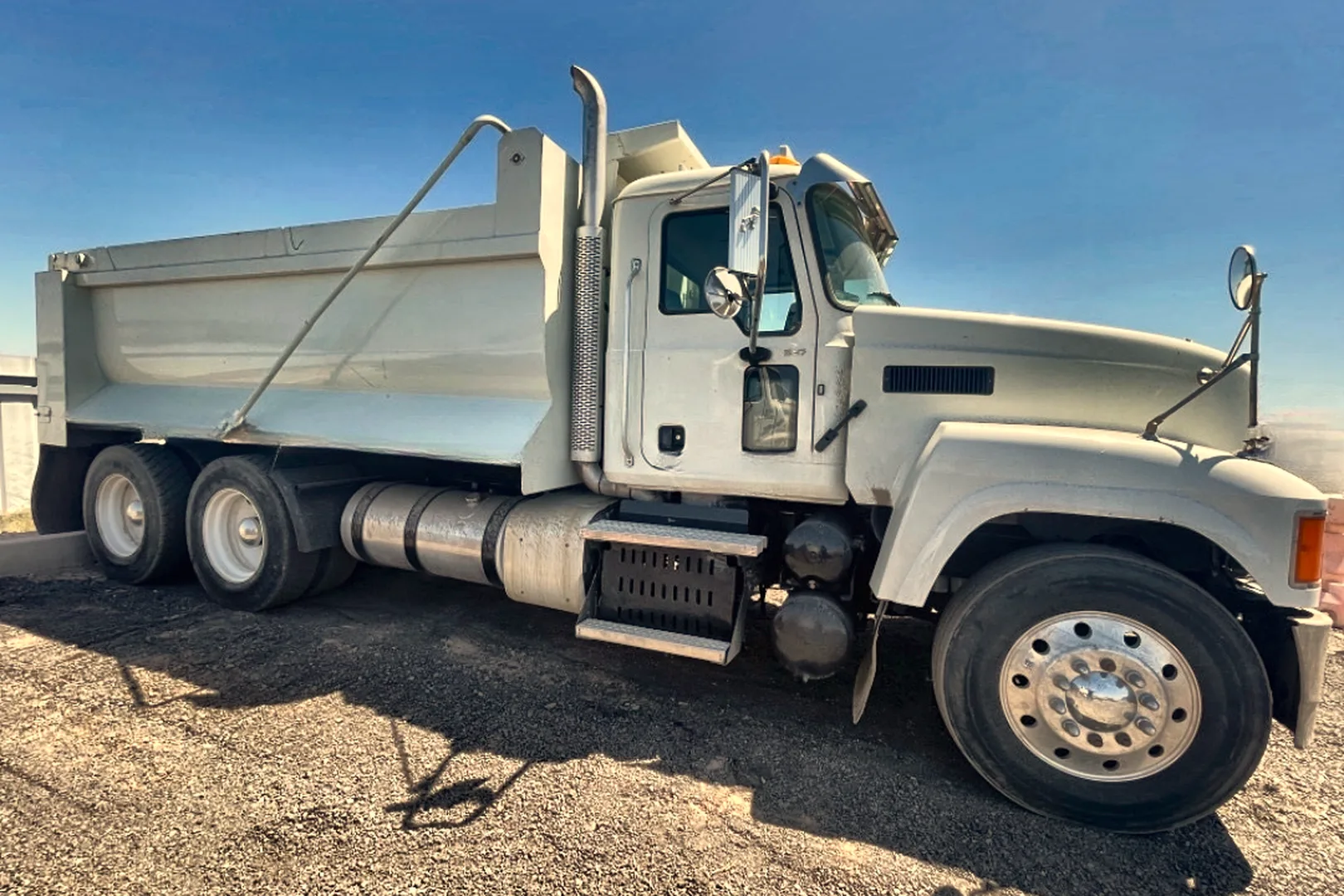 2015 MACK PINNACLE CHU613 - view 13 of 27