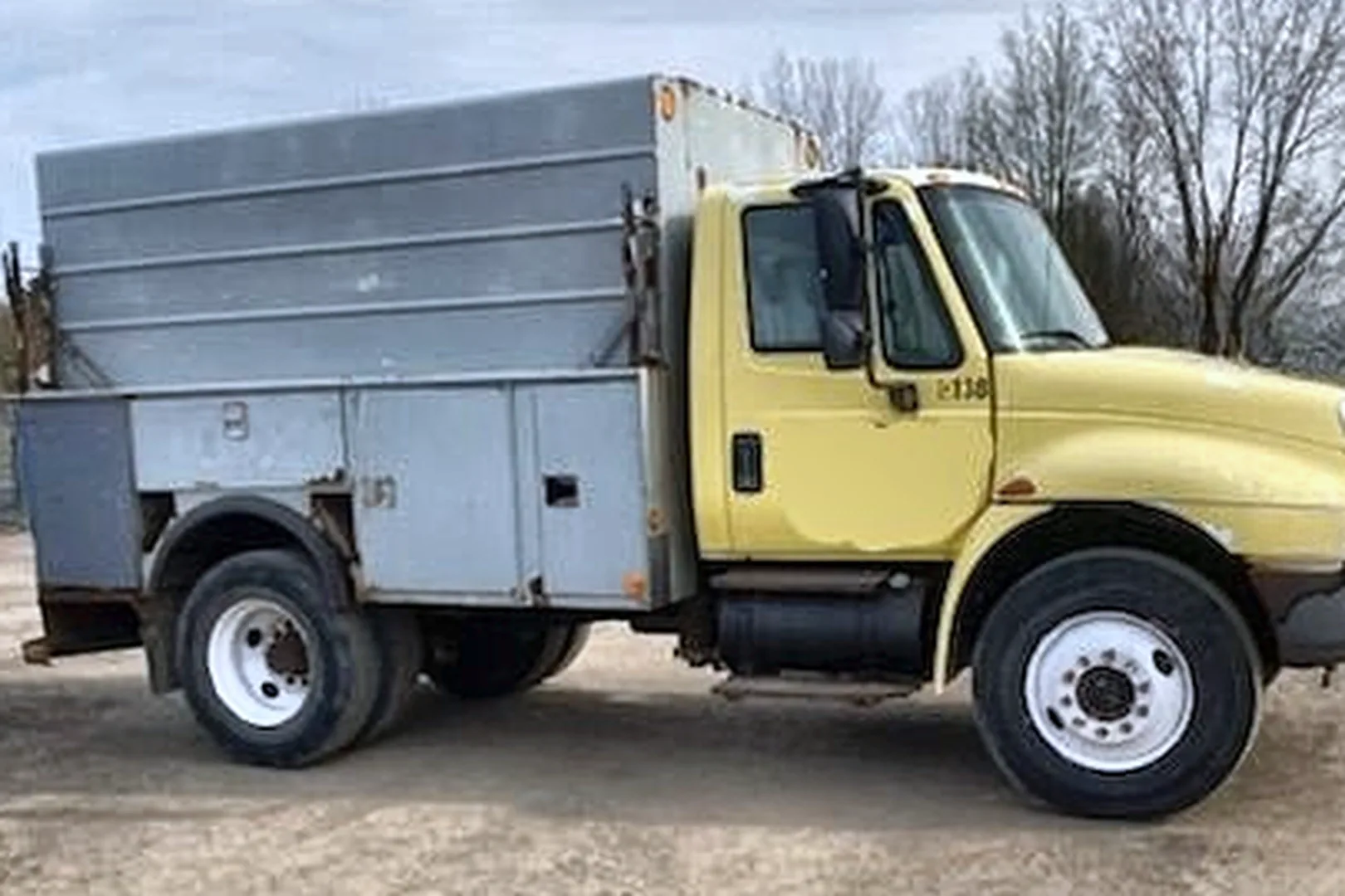 2002 INTERNATIONAL 4300 - view 8 of 13