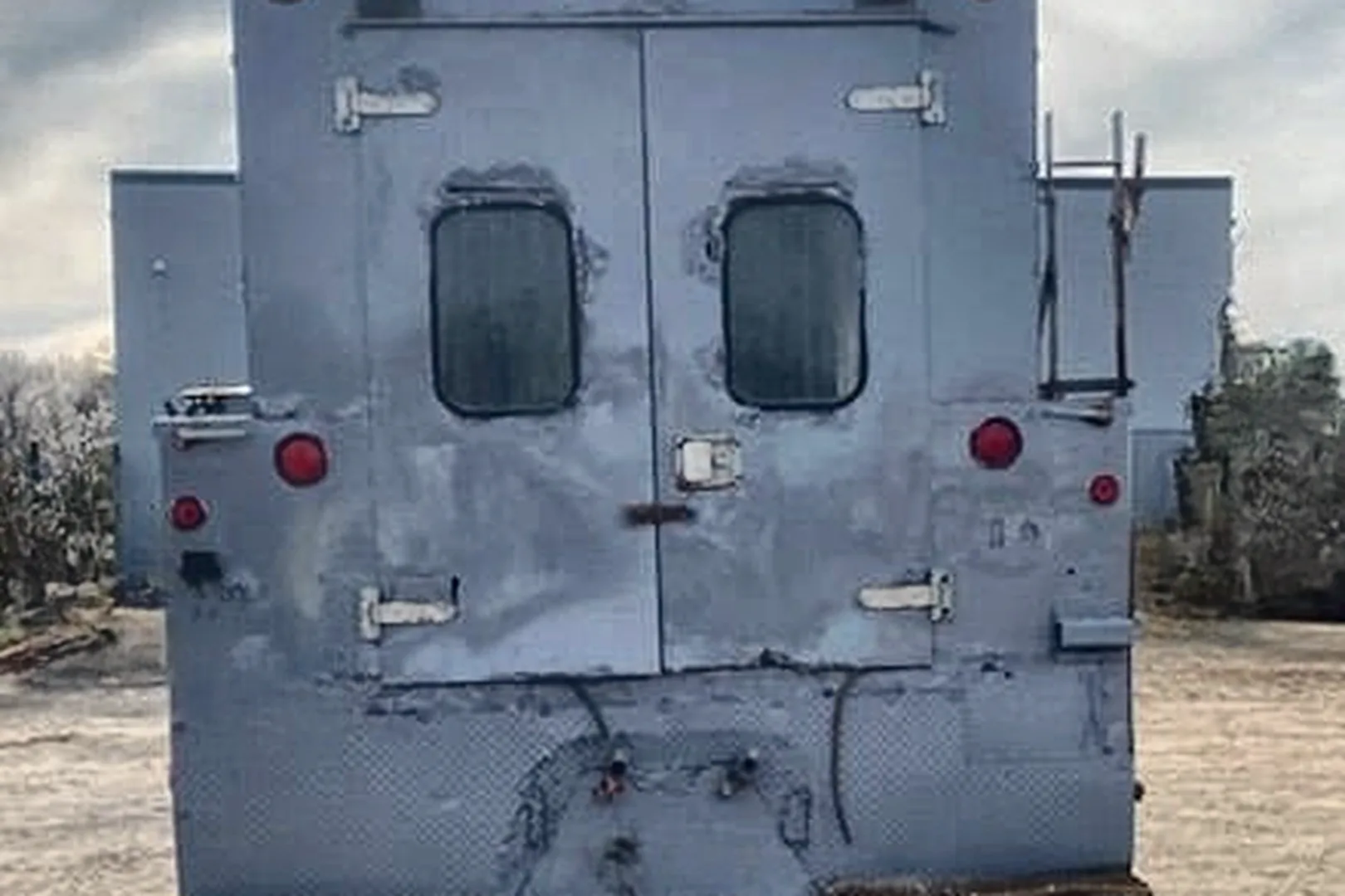 2002 INTERNATIONAL 4300 - view 13 of 13