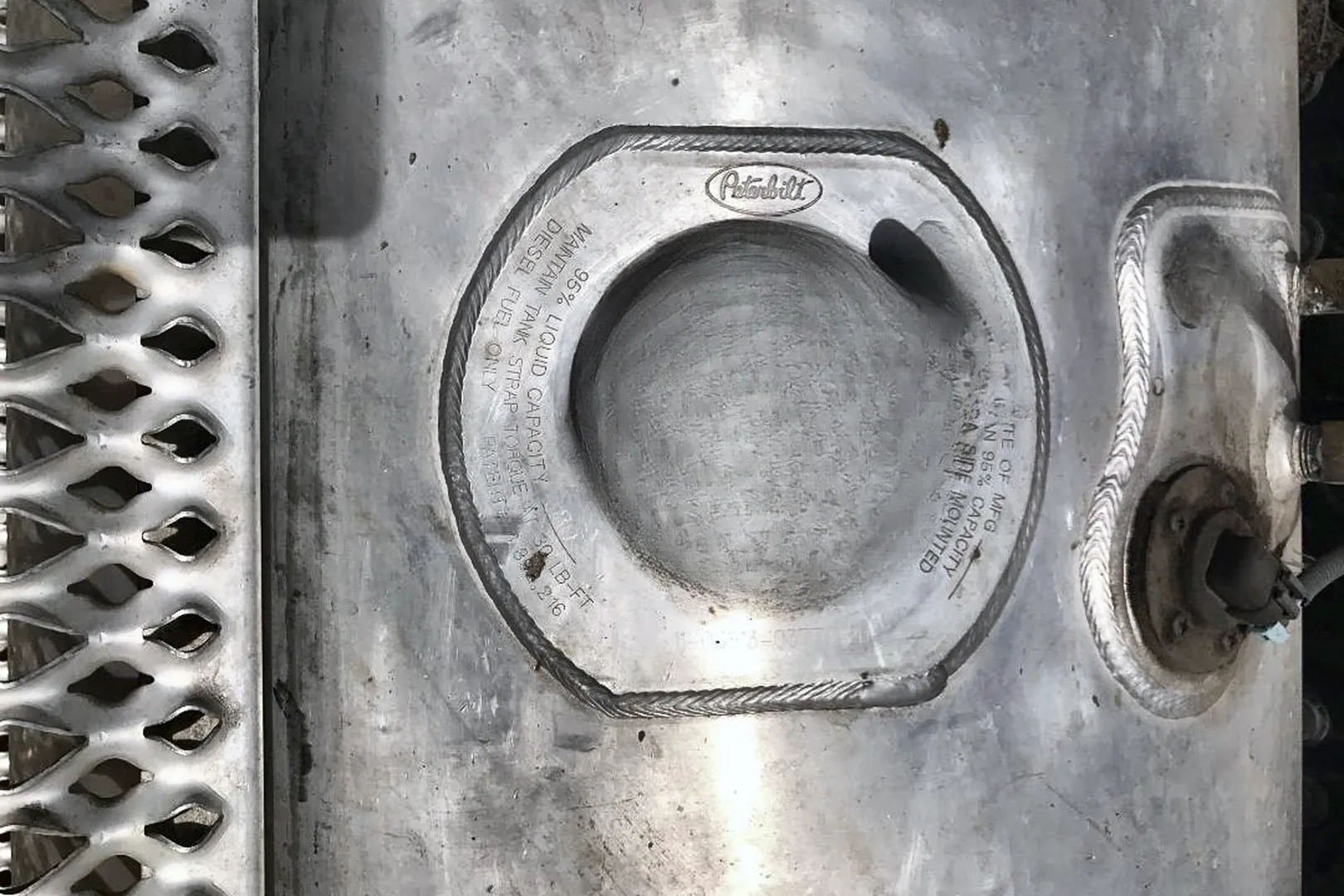 2014 PETERBILT 579 - view 11 of 22