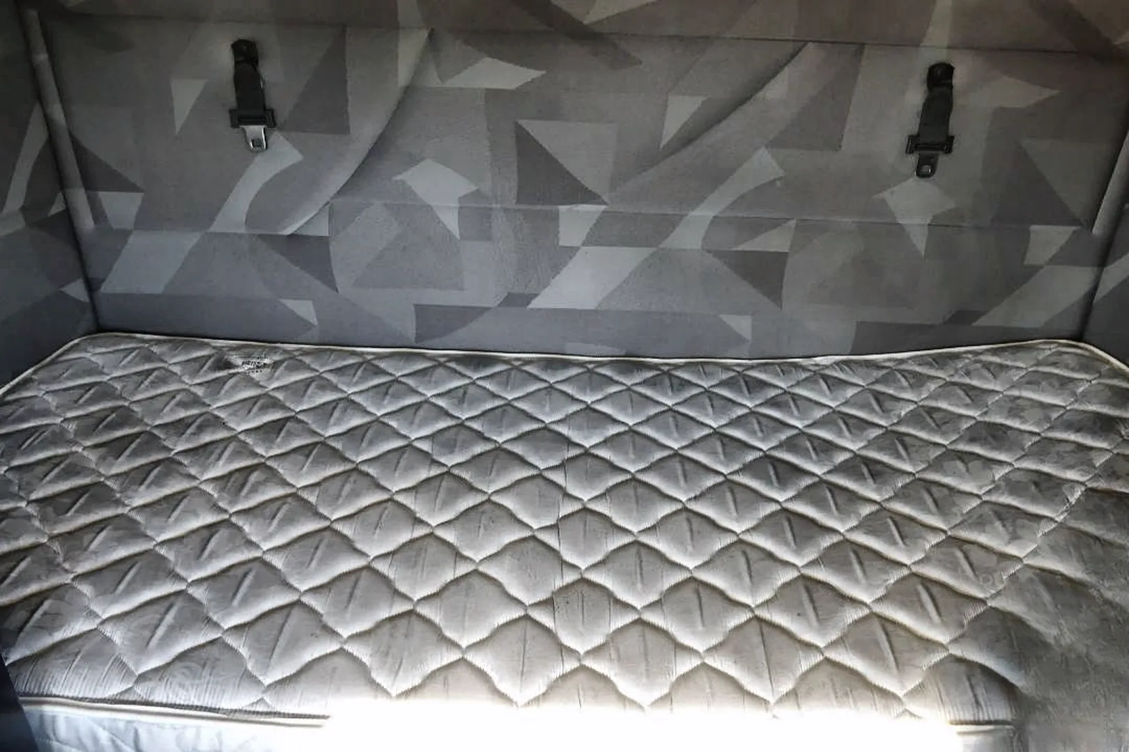 2006 VOLVO VNL 64T - view 17 of 24