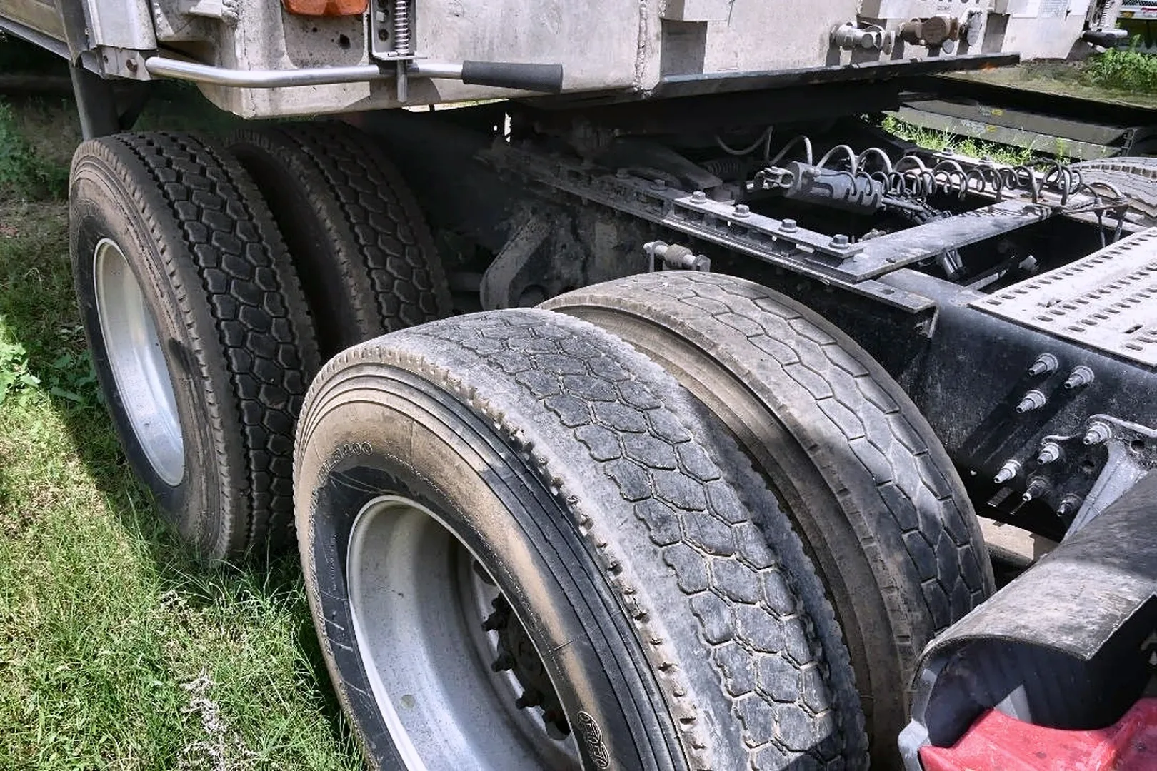 2014 VOLVO VNL 64T - view 19 of 20