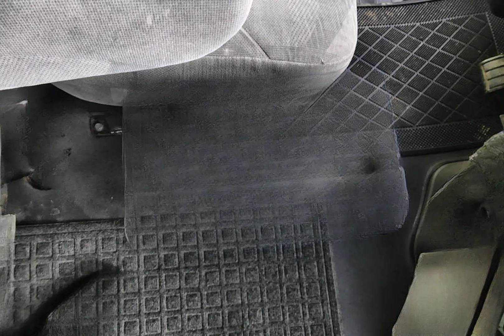 2007 VOLVO VNL 64T - view 9 of 20