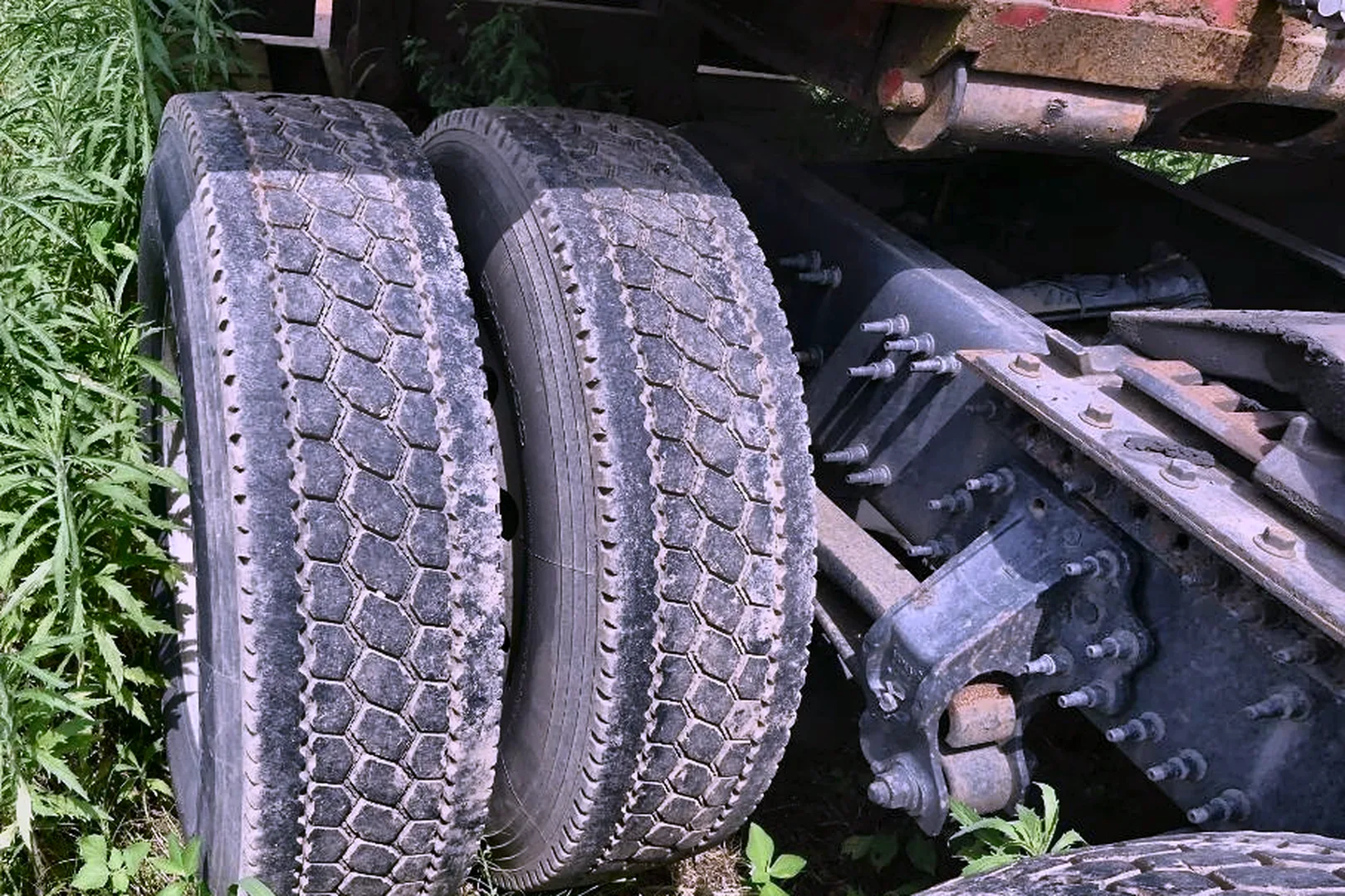 2011 VOLVO VNL 64T - view 14 of 26