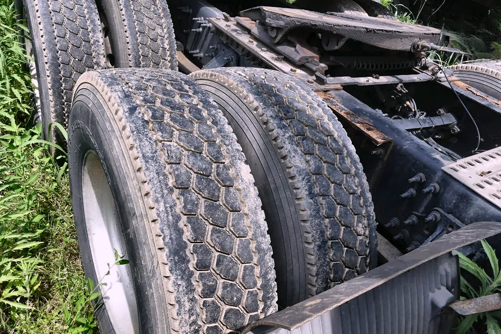 2011 VOLVO VNL 64T - view 18 of 26