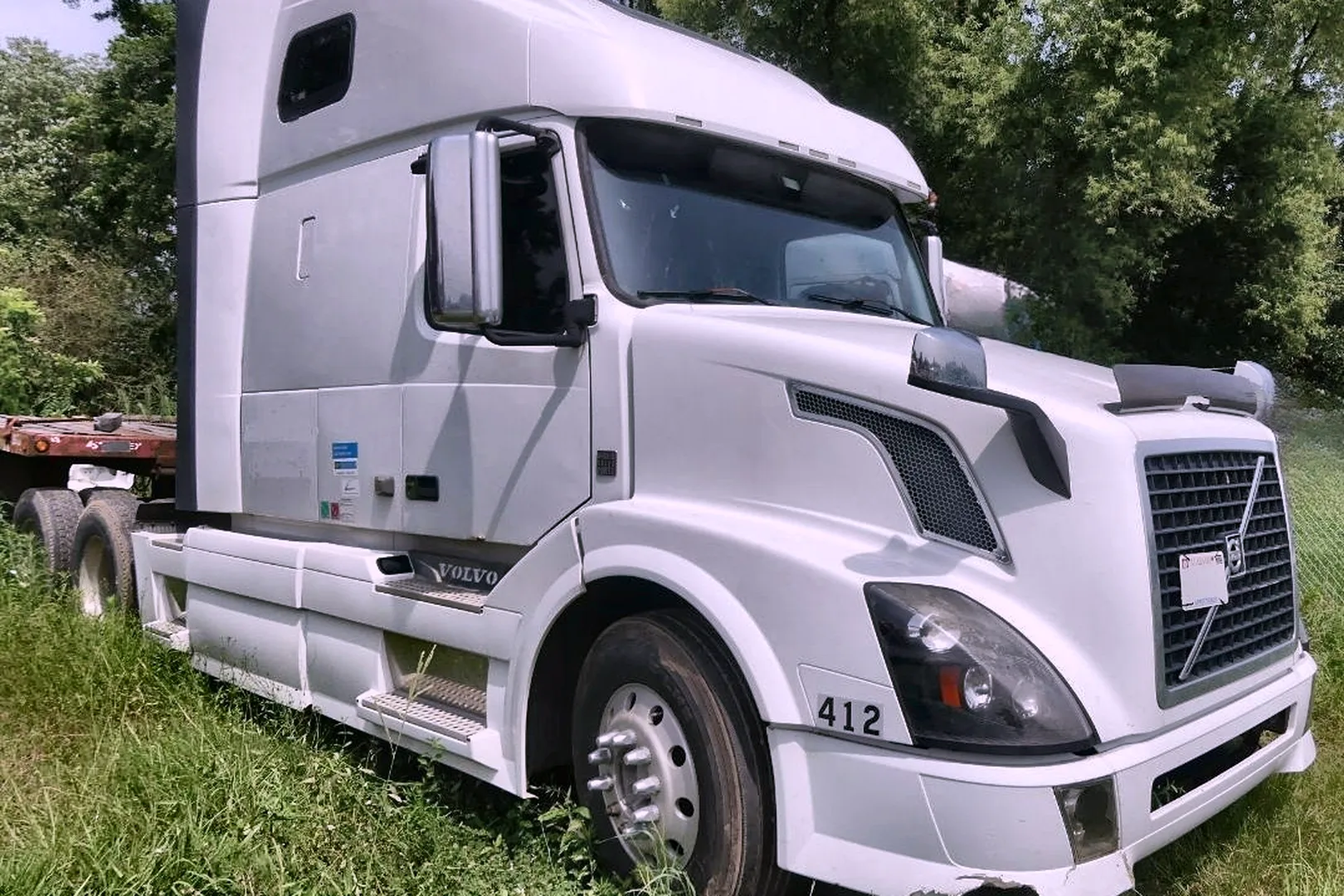 2011 VOLVO VNL 64T - view 9 of 26