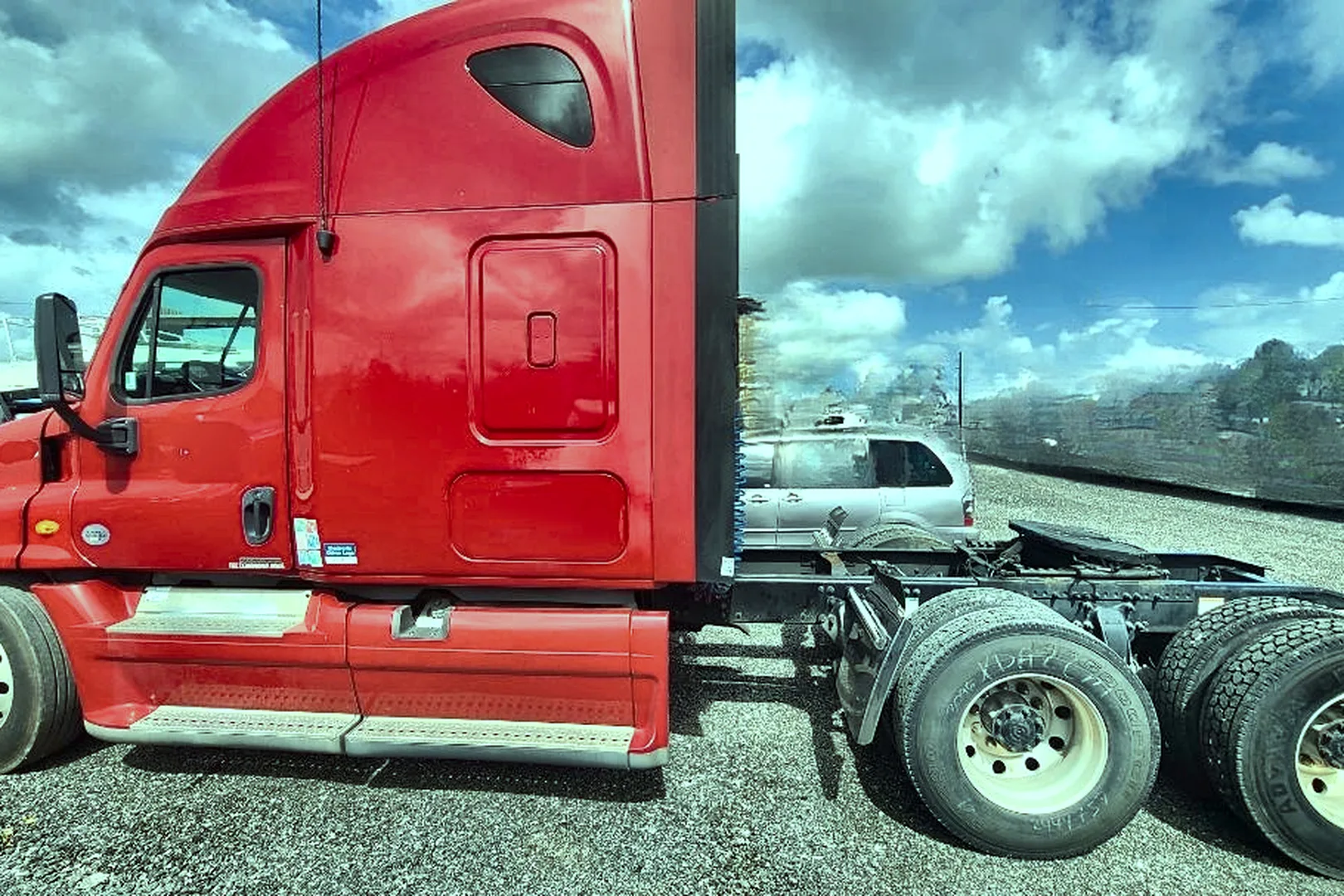 2012 FREIGHTLINER Cascadia - view 7 of 40