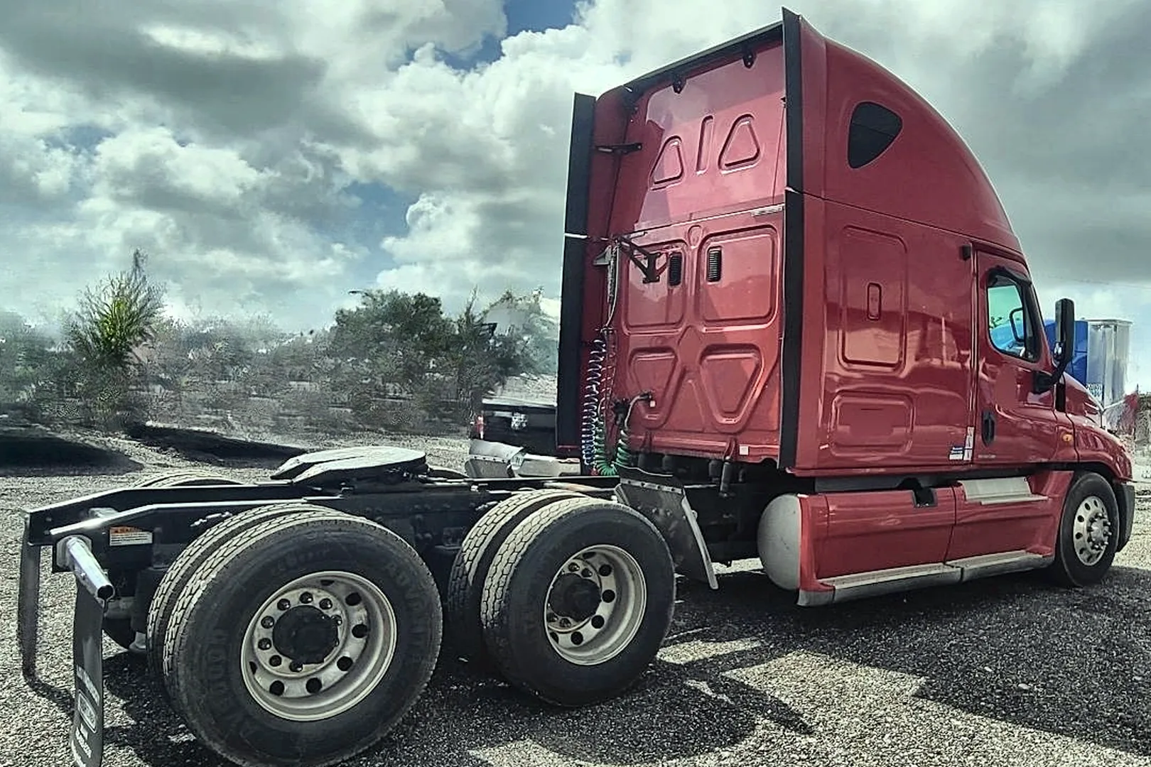 2012 FREIGHTLINER Cascadia - view 9 of 40