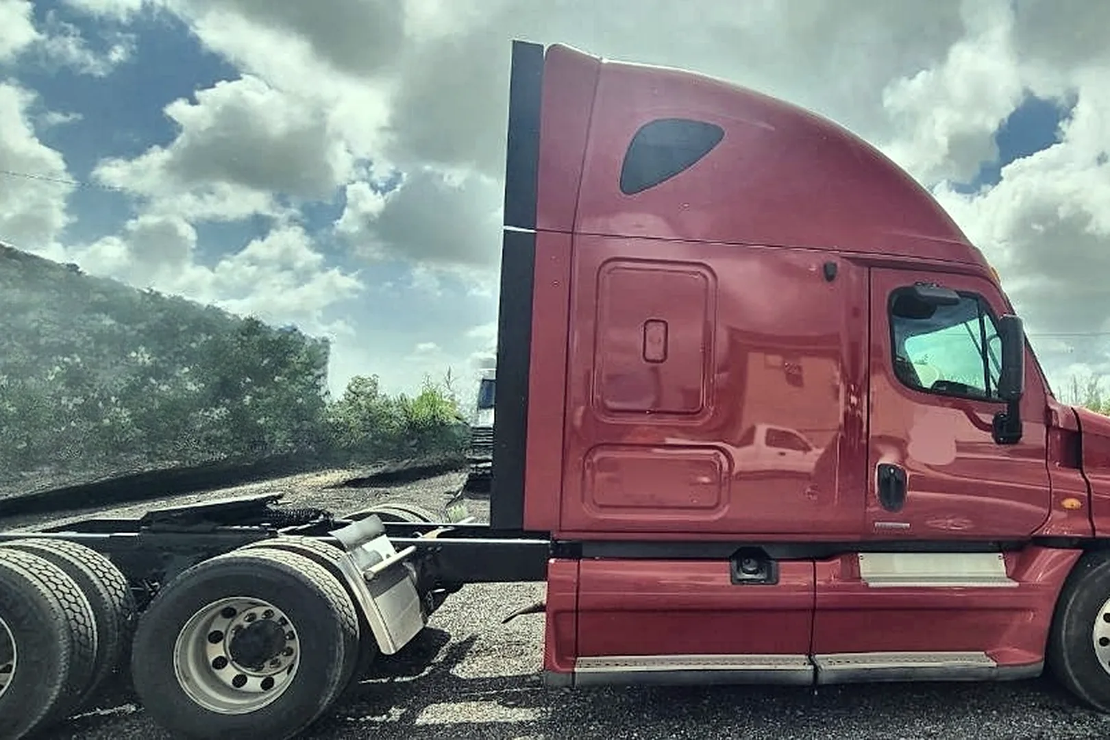 2012 FREIGHTLINER Cascadia - view 13 of 40