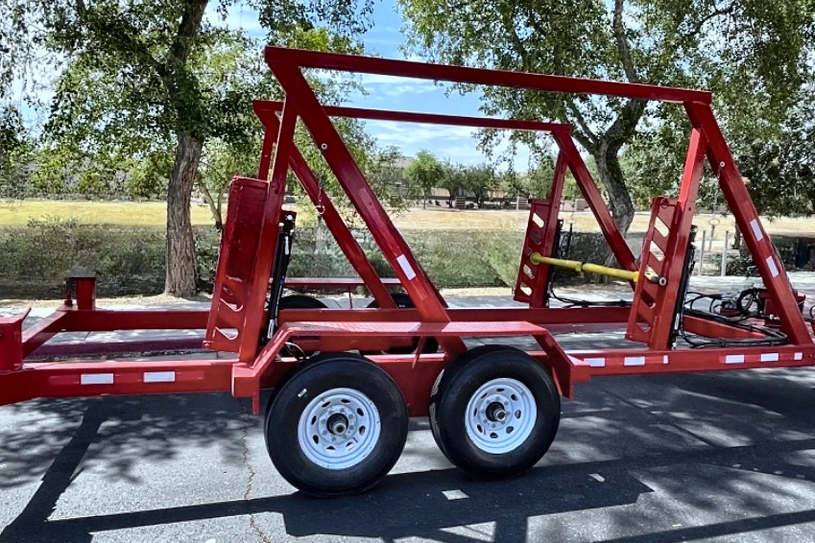 2022 REEL-EEZE DRHT-Dual Reel Hydraulic Trailer - view 17 of 23