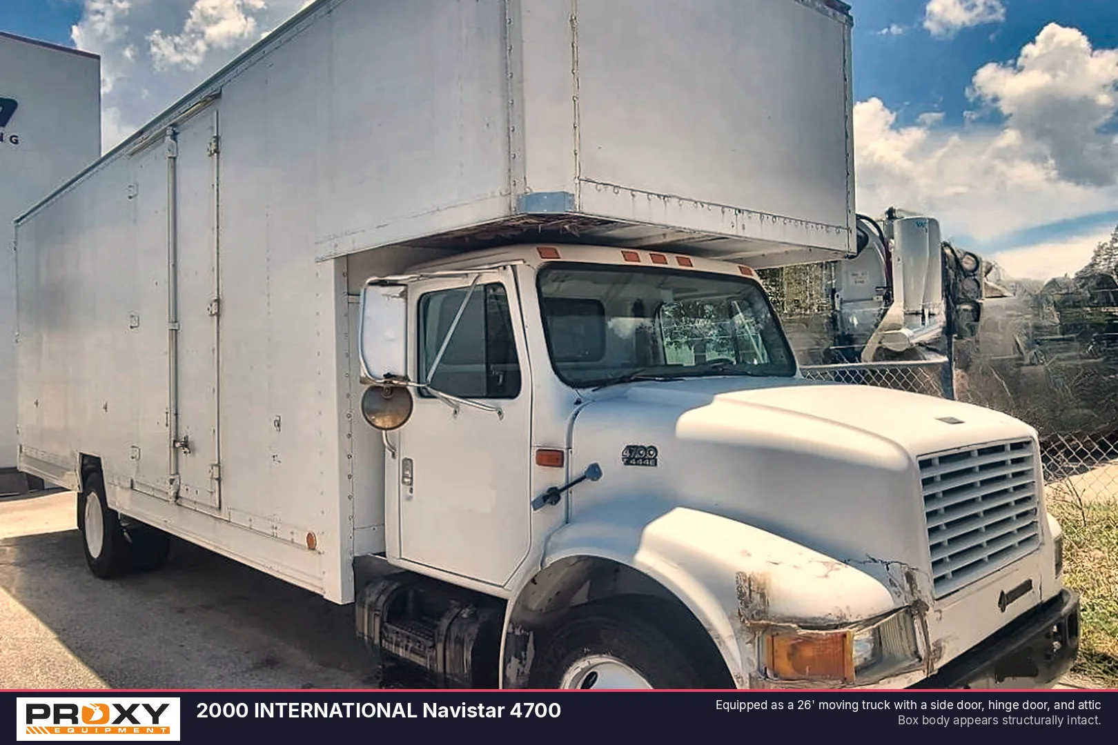 2000 INTERNATIONAL Navistar 4700 - view 1 of 10