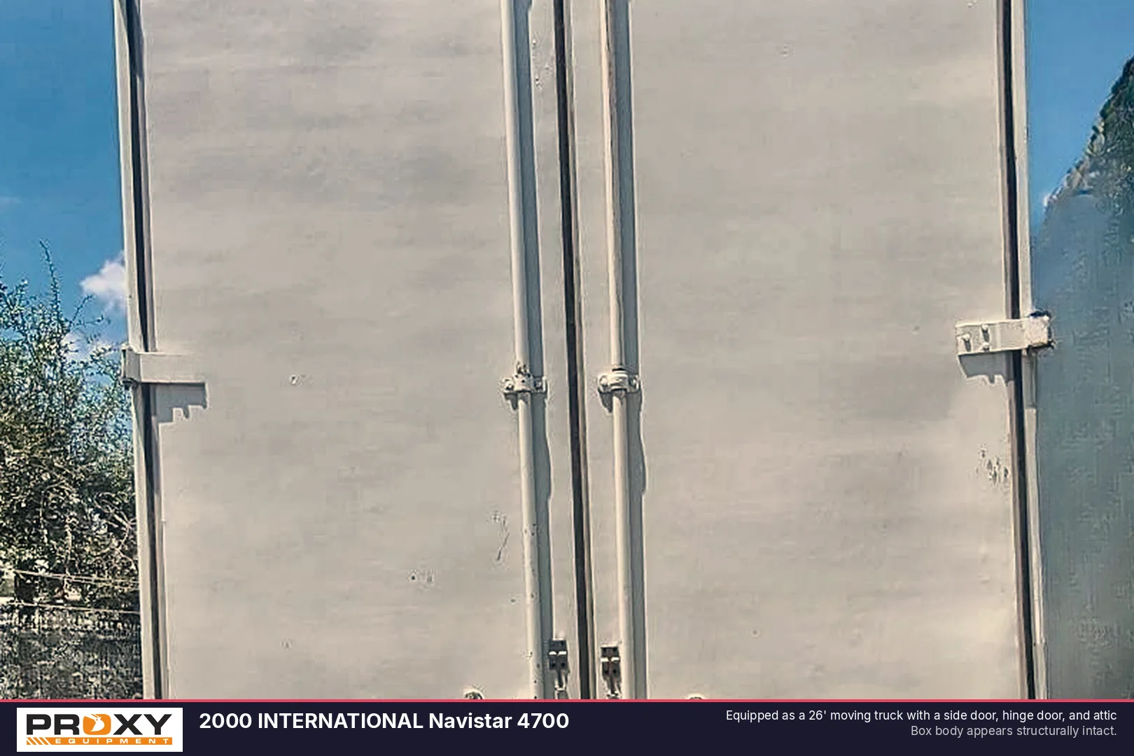 2000 INTERNATIONAL Navistar 4700 - view 4 of 10