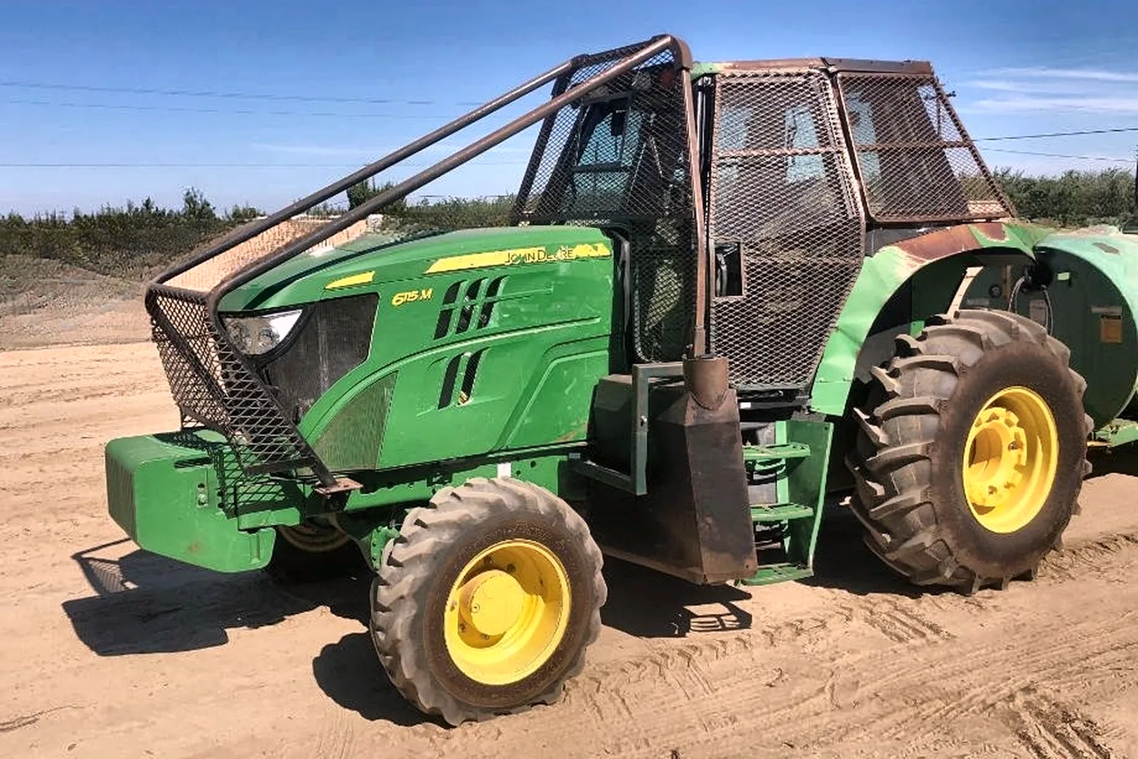 2015 DEERE 6115M - view 7 of 20