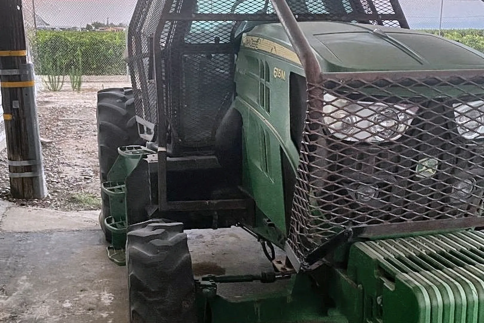 2015 DEERE 6115M - view 10 of 20