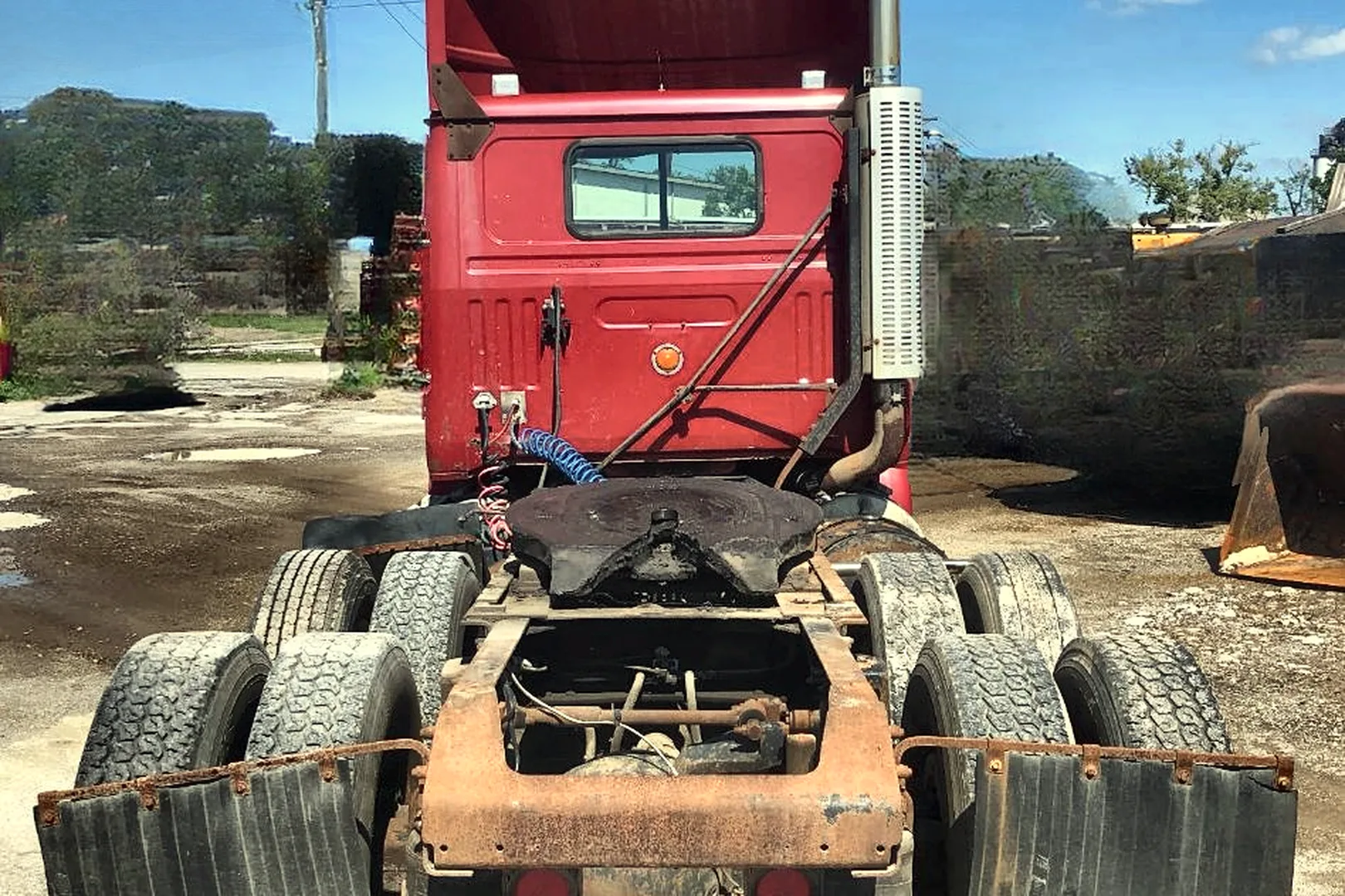 1996 VOLVO WG64 - view 13 of 36