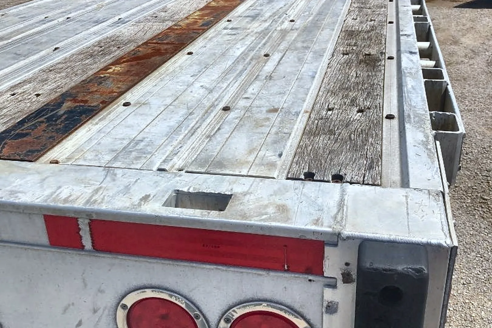 2012 GREAT DANE 48' x 102 - view 15 of 21