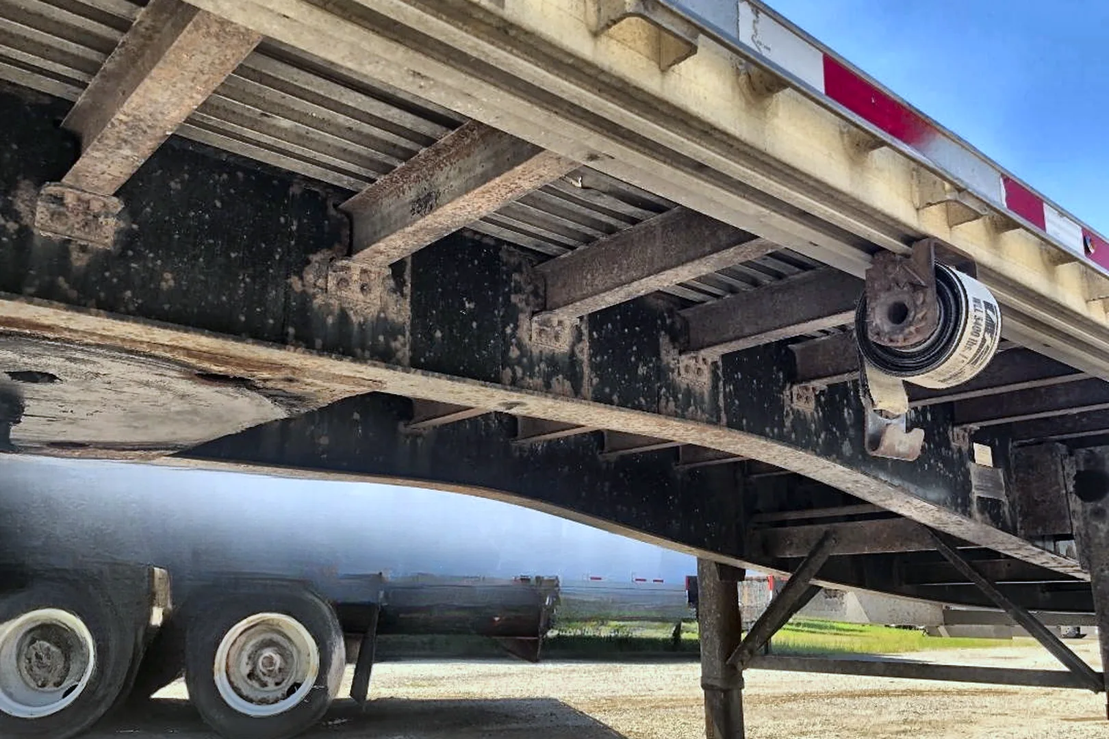 2012 GREAT DANE 48' x 102 - view 17 of 21