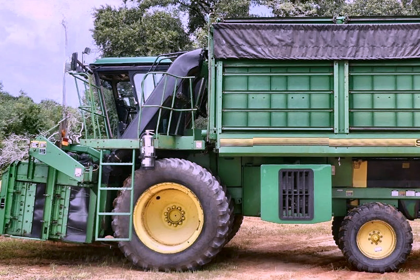 2001 DEERE 9976 - view 6 of 36