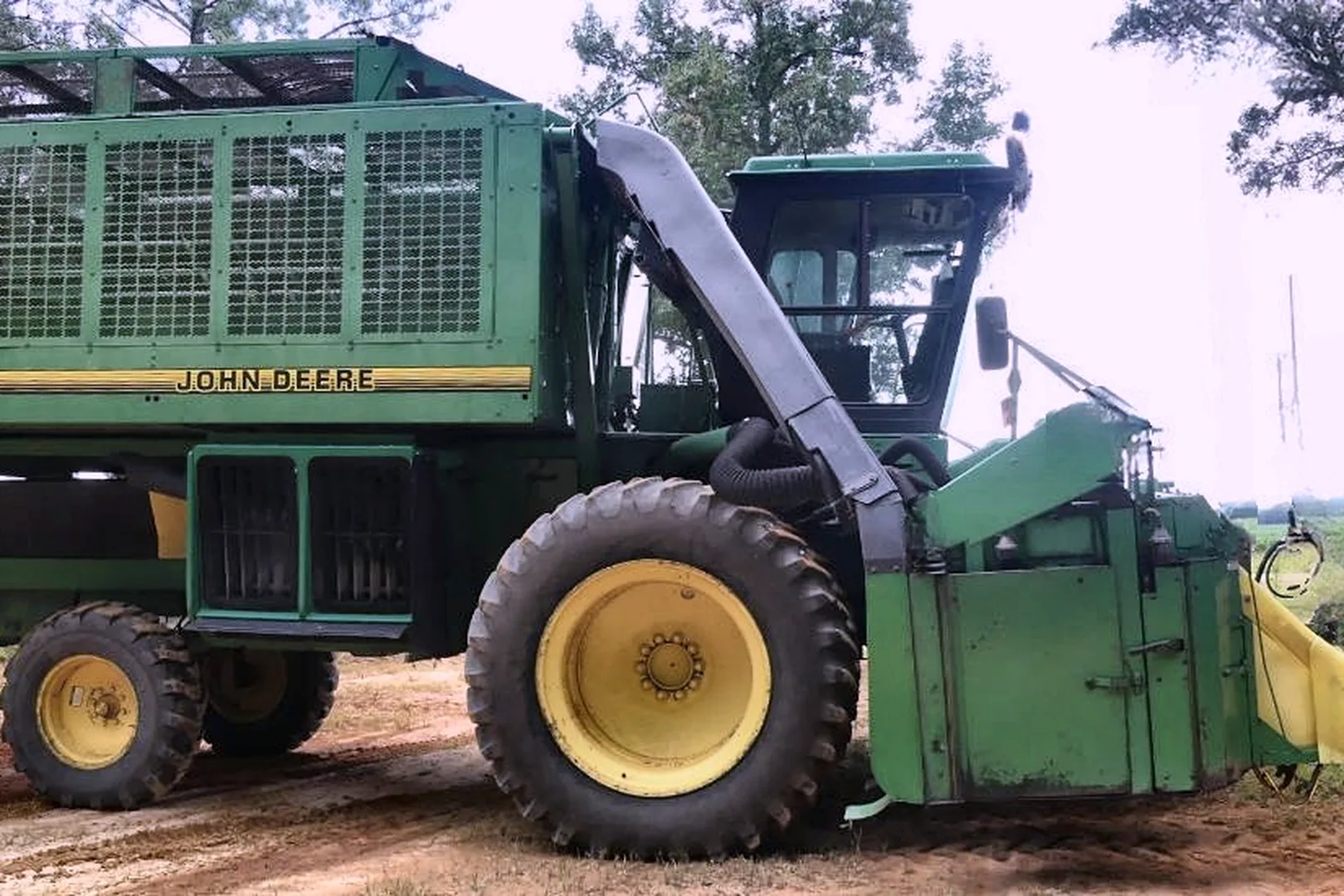 2001 DEERE 9976 - view 9 of 36