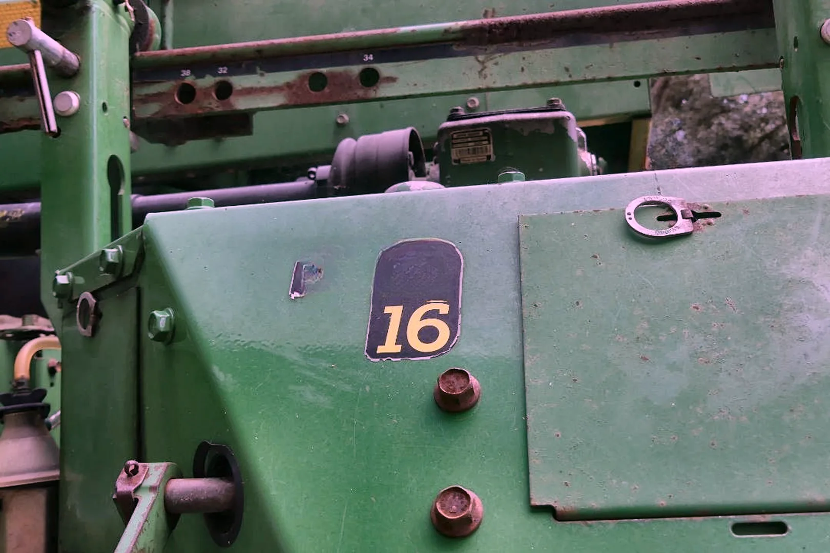 2001 DEERE 9976 - view 11 of 36