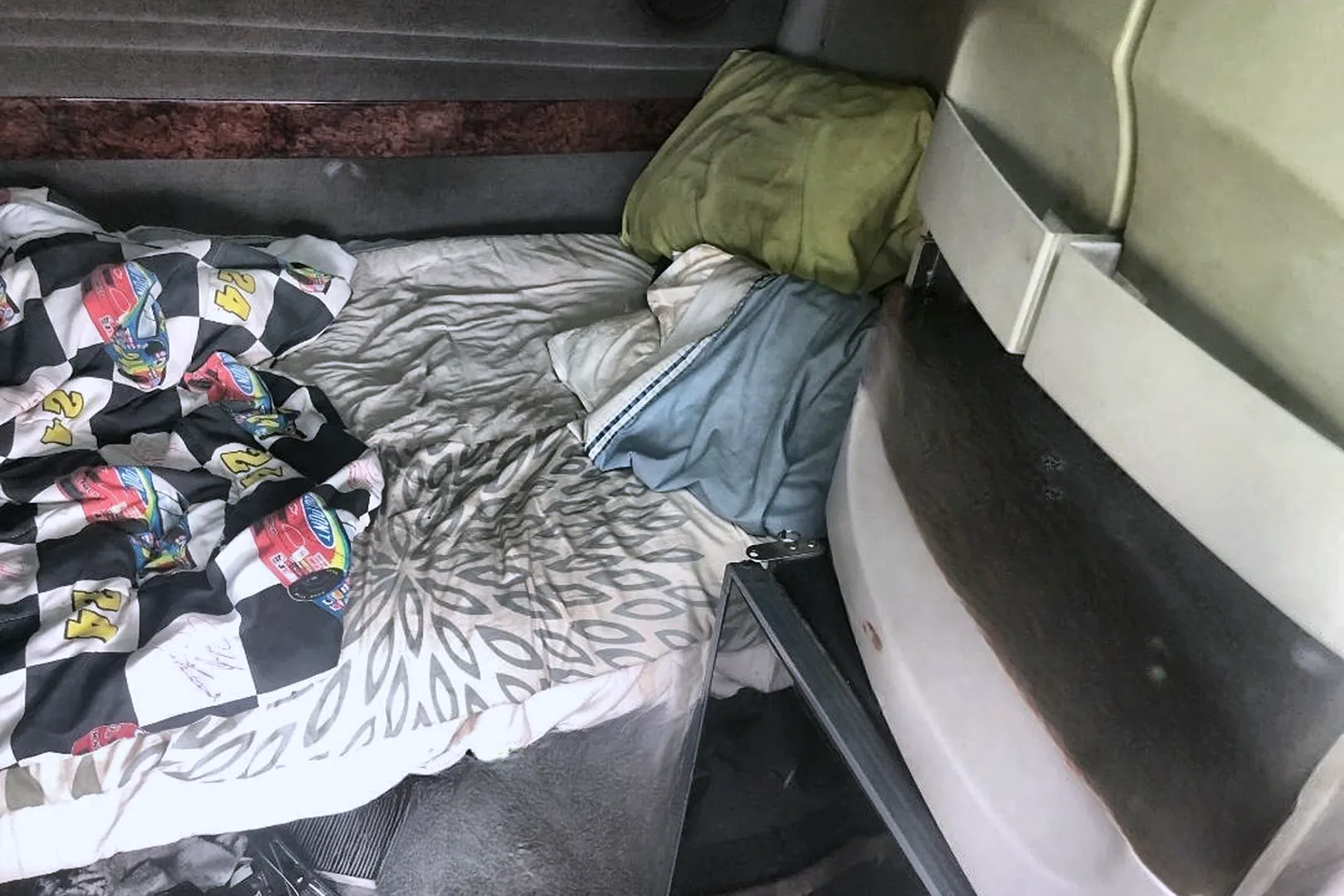 1999 VOLVO VNL64T770 - view 18 of 43