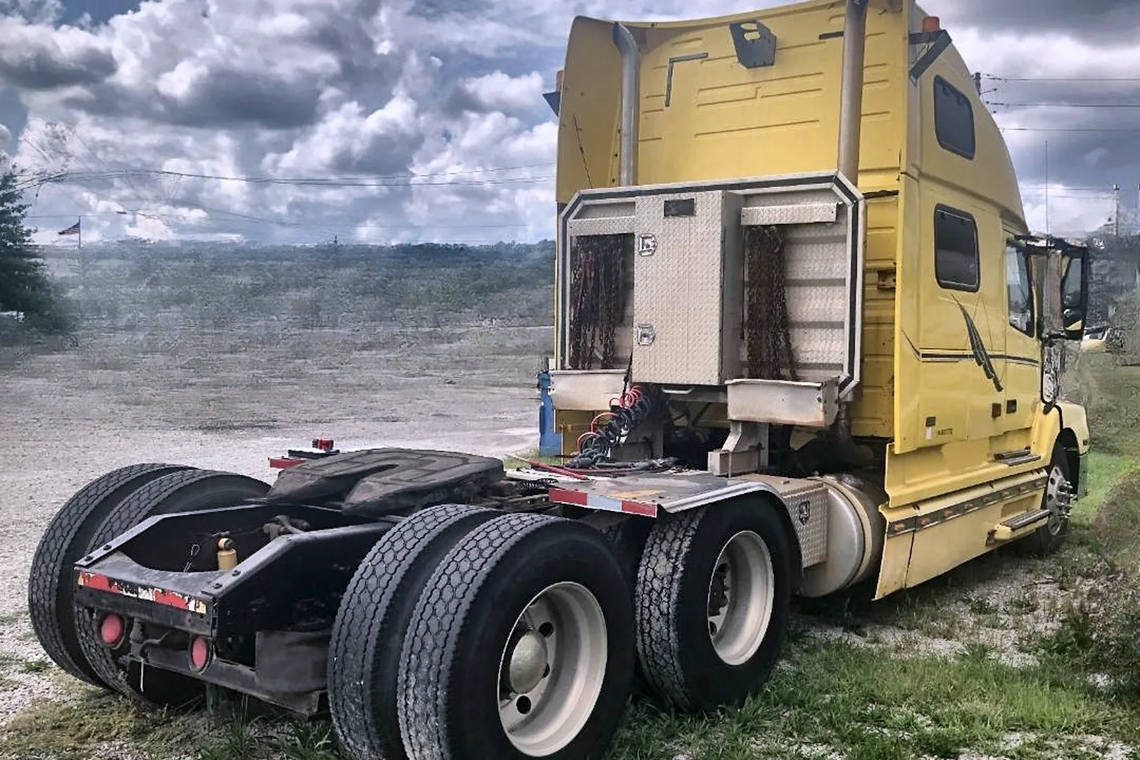 1999 VOLVO VNL64T770 - view 9 of 43