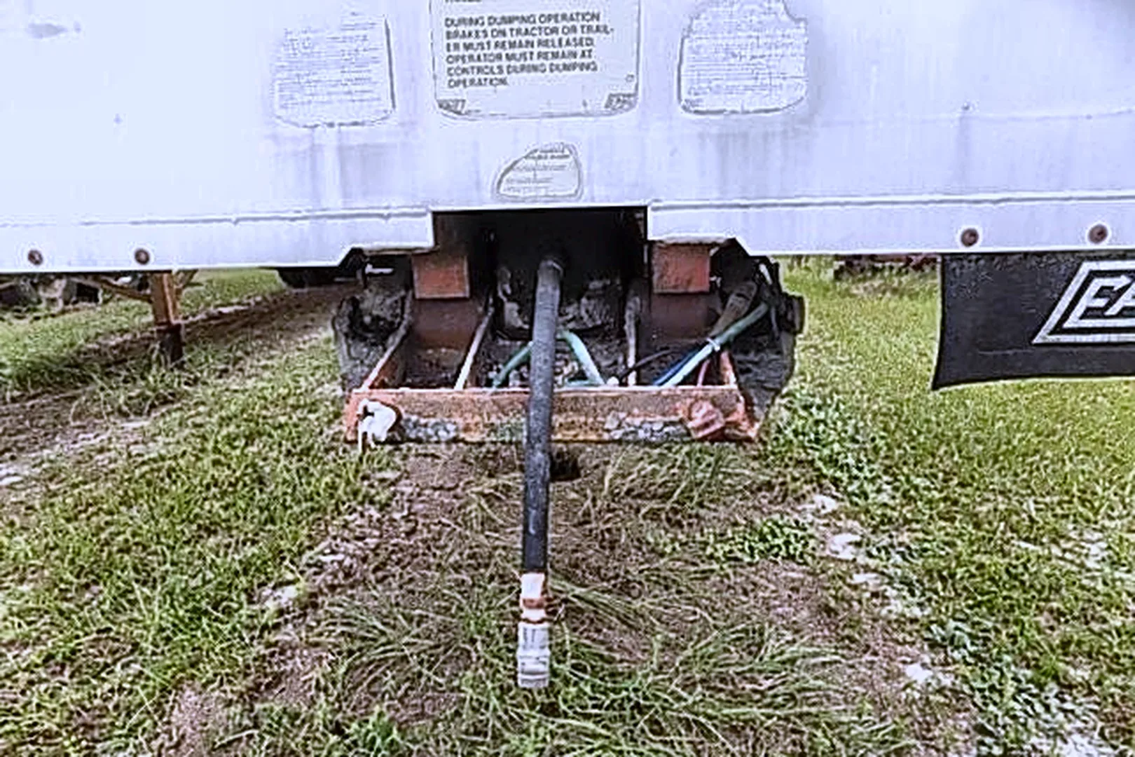 1995 EAST 38FT T/A - view 14 of 19