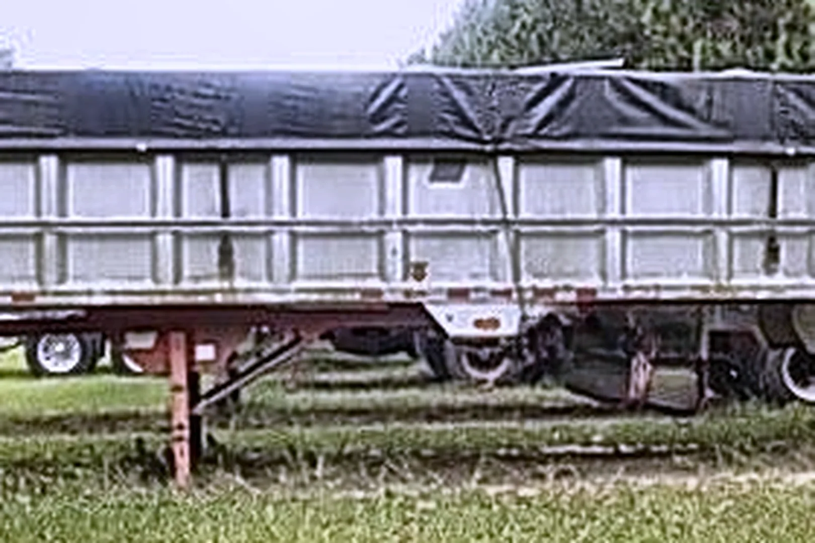 1995 EAST 38FT T/A - view 8 of 19