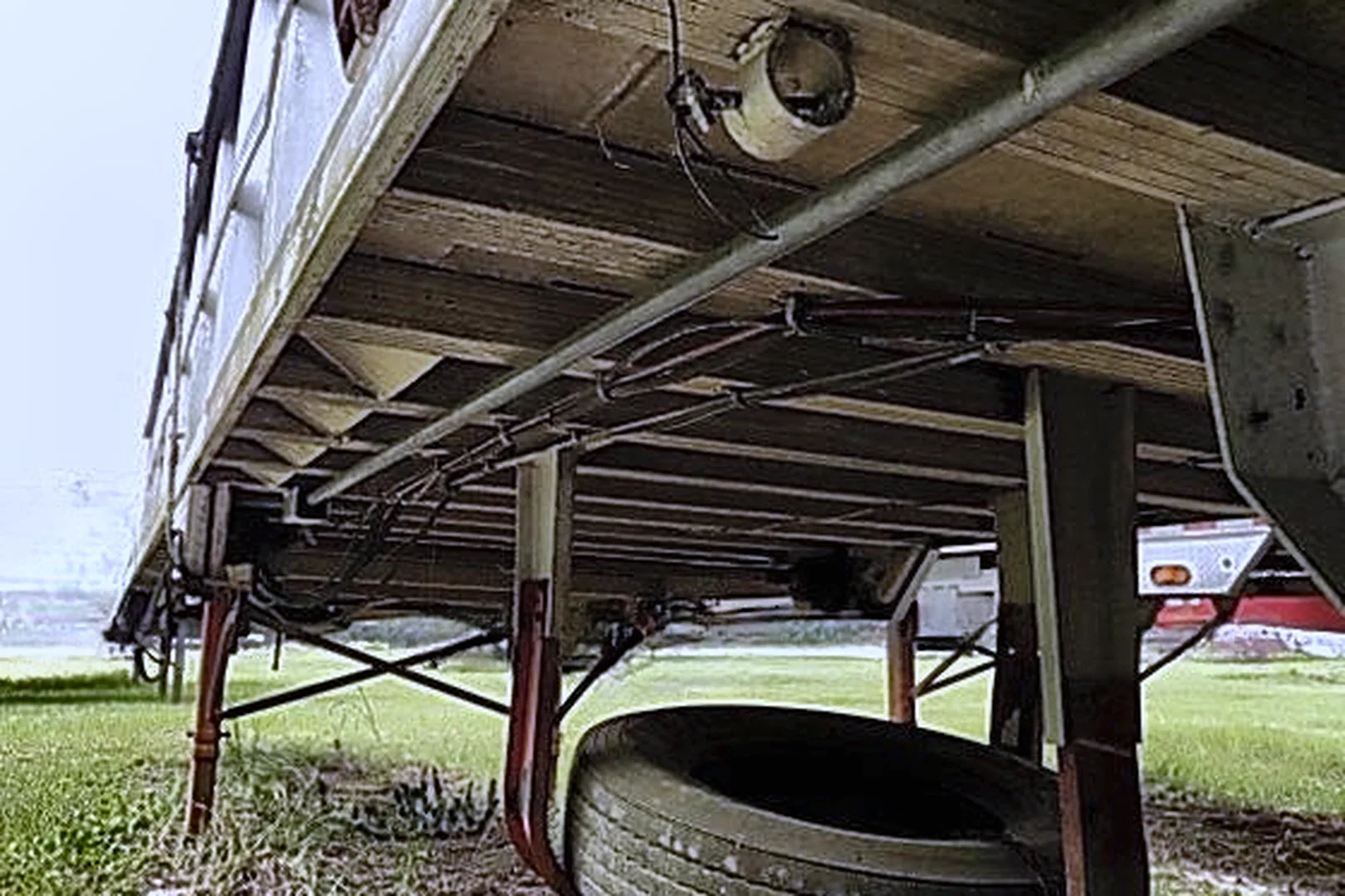 1995 EAST 38FT T/A - view 11 of 19