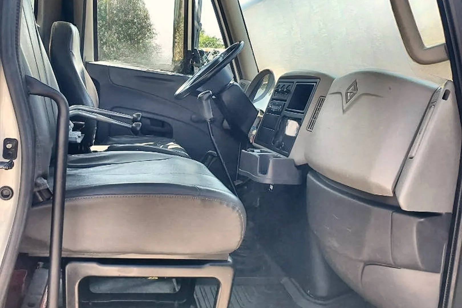 2013 INTERNATIONAL 4300 - view 15 of 20