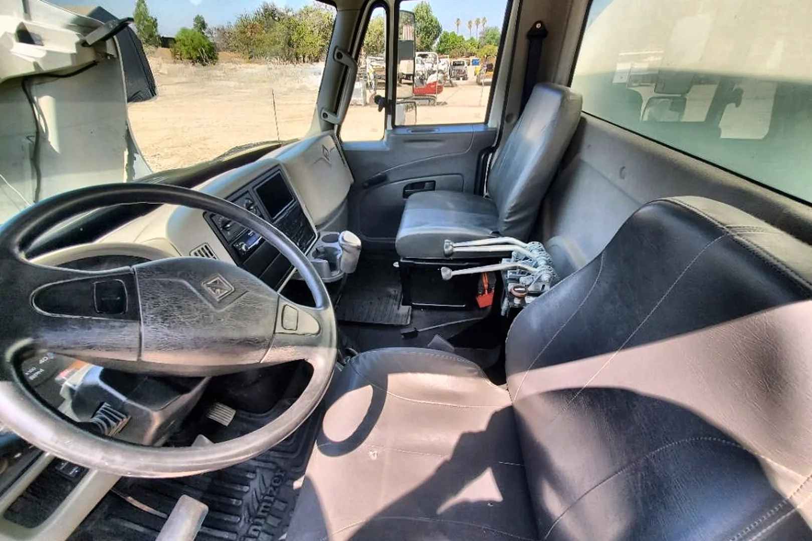 2013 INTERNATIONAL 4300 - view 18 of 20