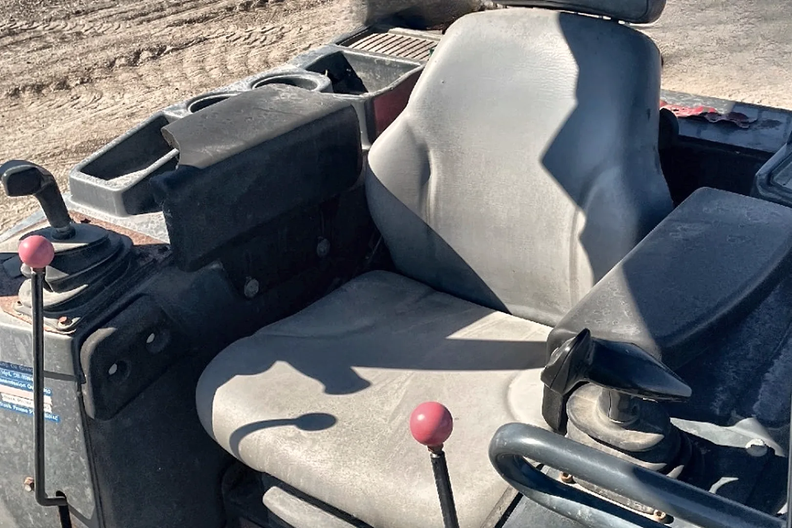 2013 DEERE 700K LGP - view 10 of 19