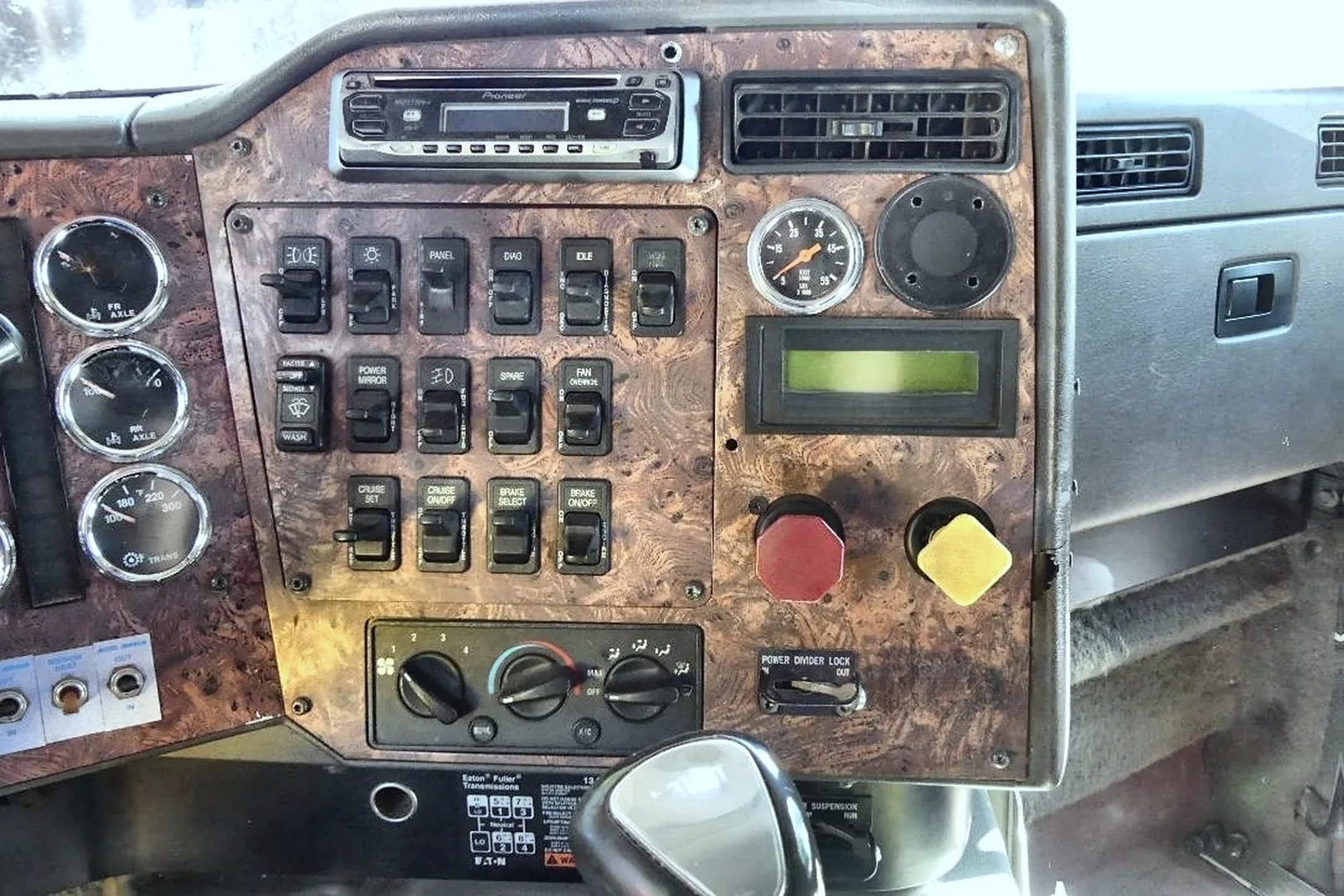 2000 INTERNATIONAL 9400i - view 9 of 31