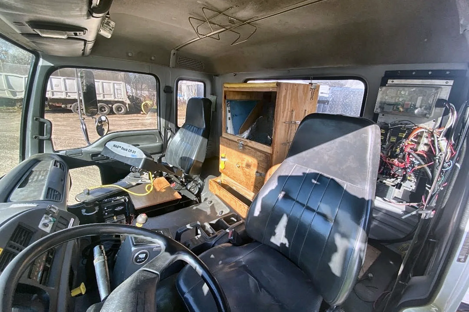 2004 GMC T7500 - view 18 of 50