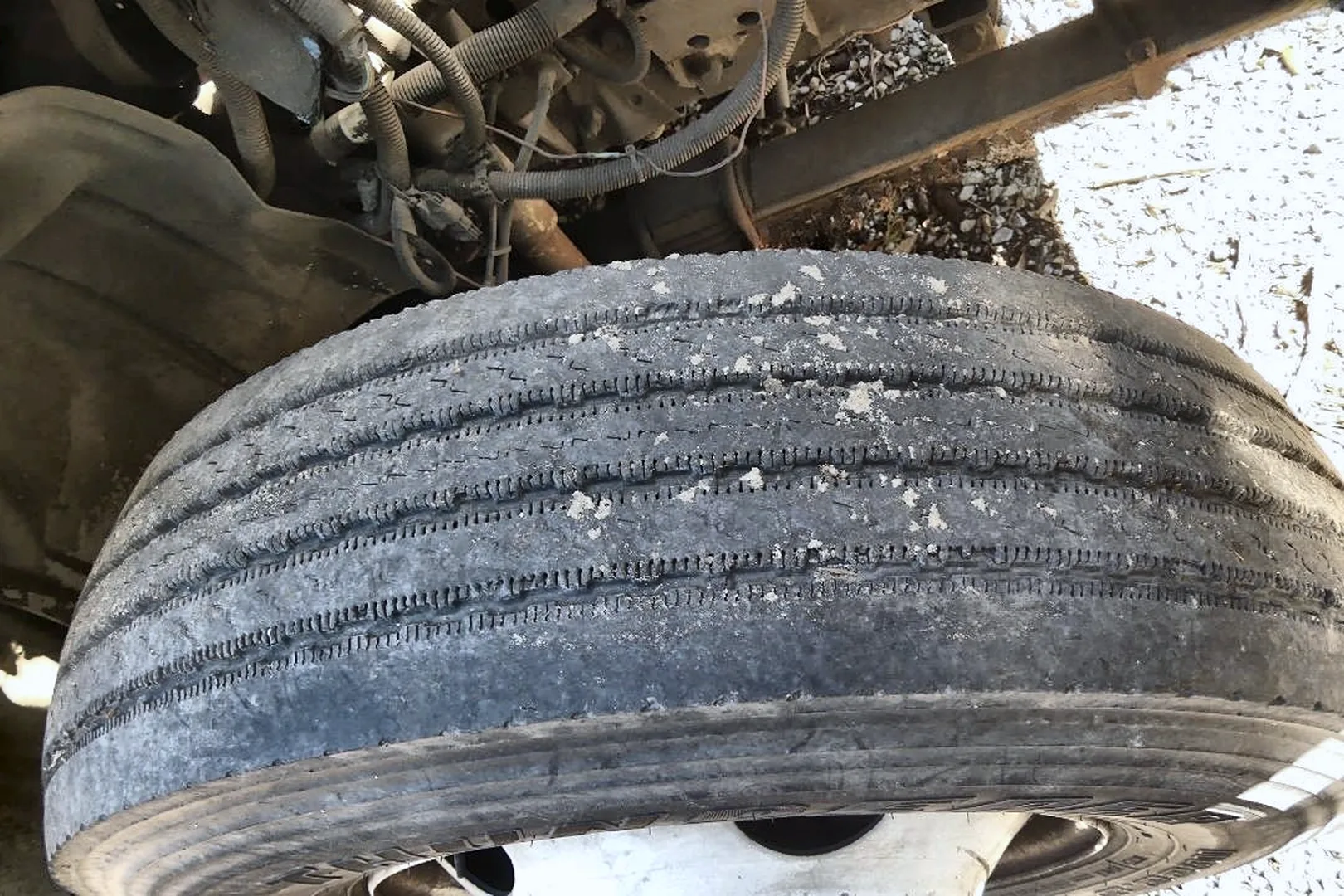 2004 GMC C7C042 - view 15 of 22