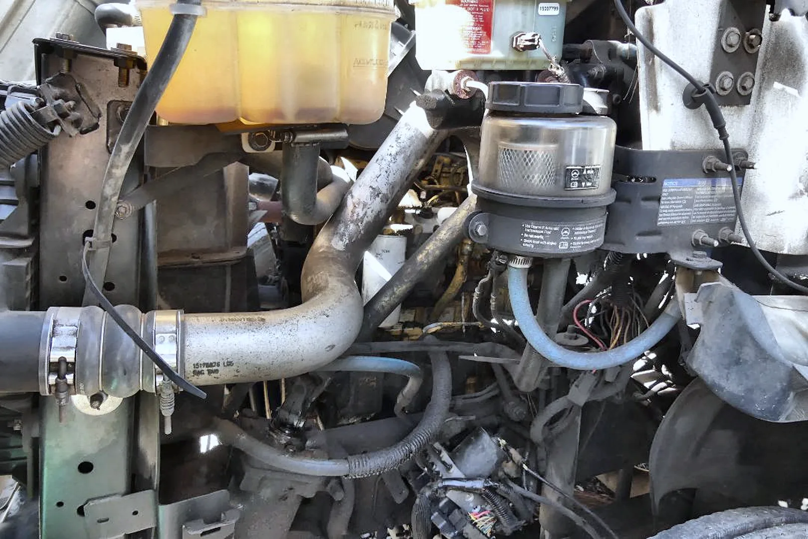 2004 GMC C7C042 - view 16 of 22