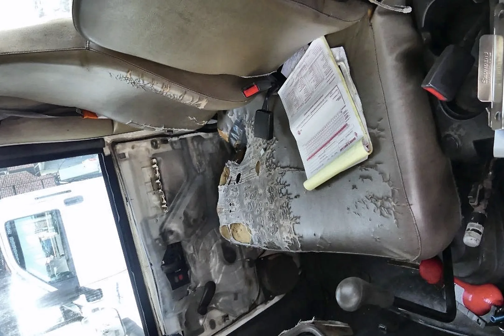 2004 GMC C7C042 - view 18 of 22