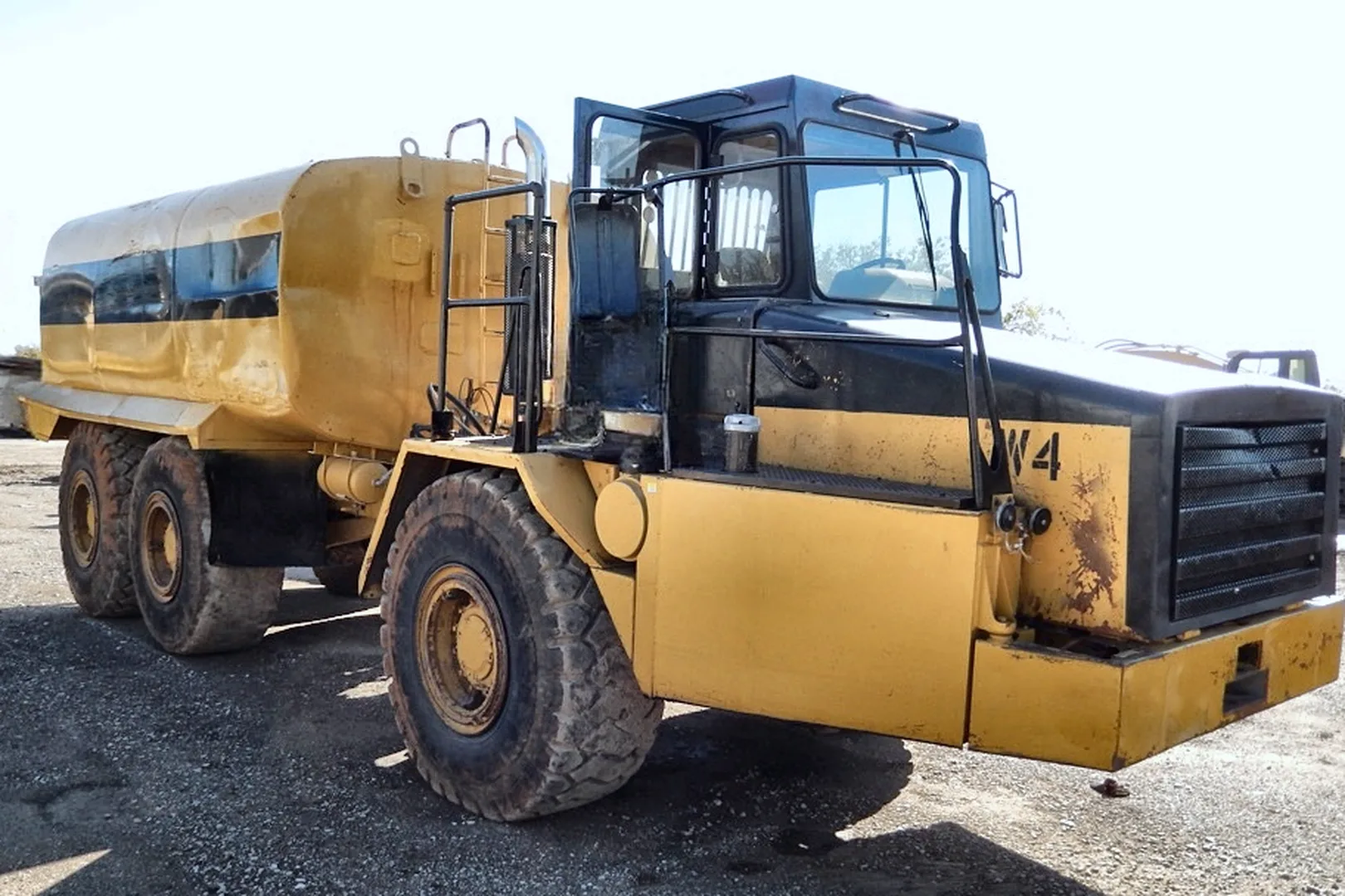 1997 CATERPILLAR D250E - view 7 of 53