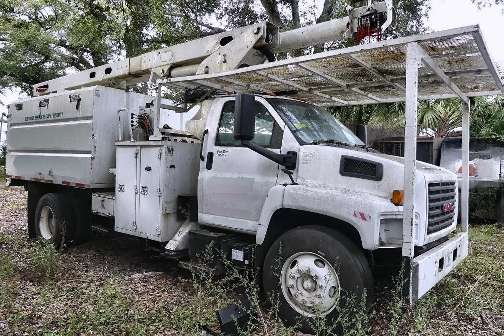 2004 GMC C7C042 - view 8 of 27