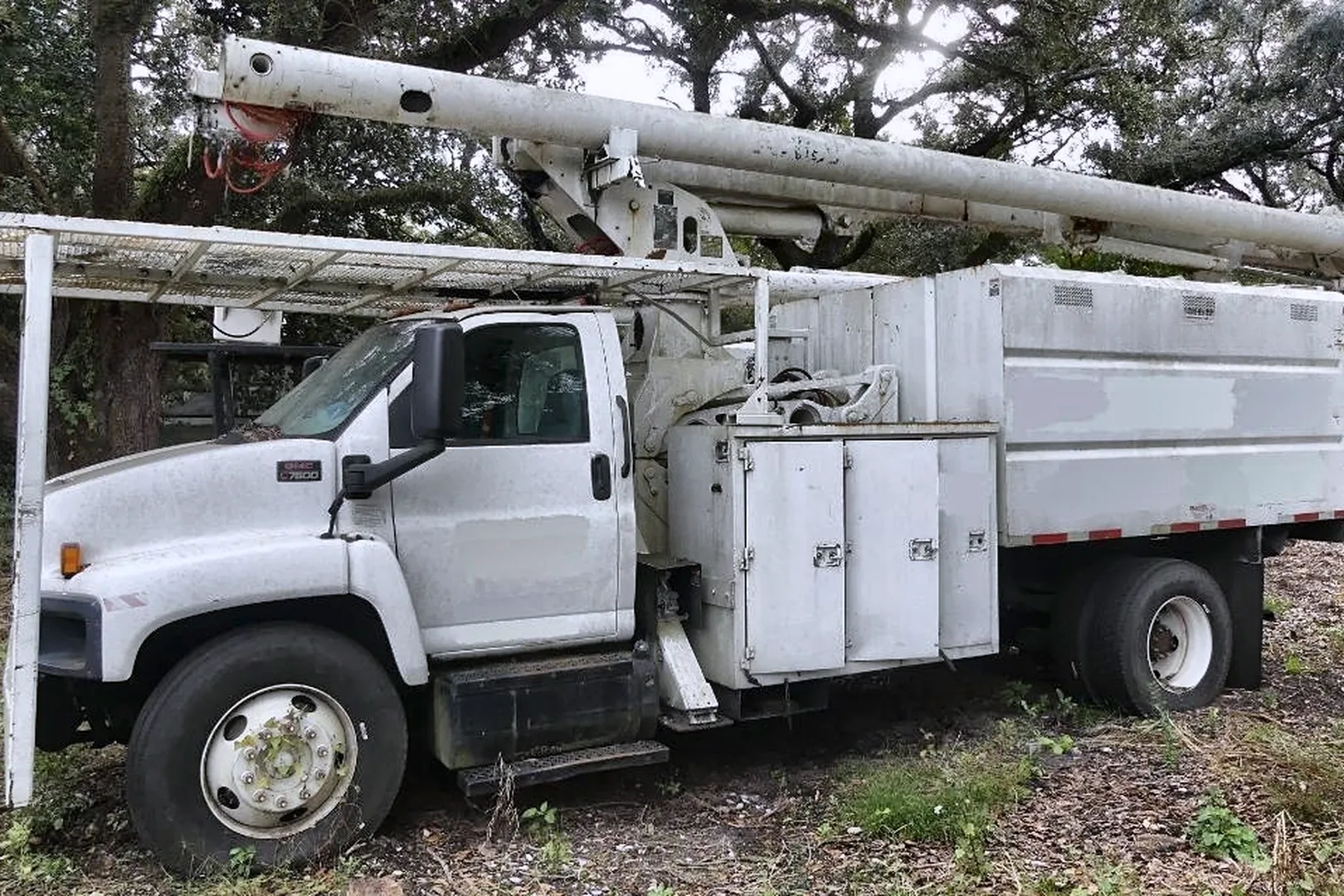 2004 GMC C7C042 - view 10 of 27