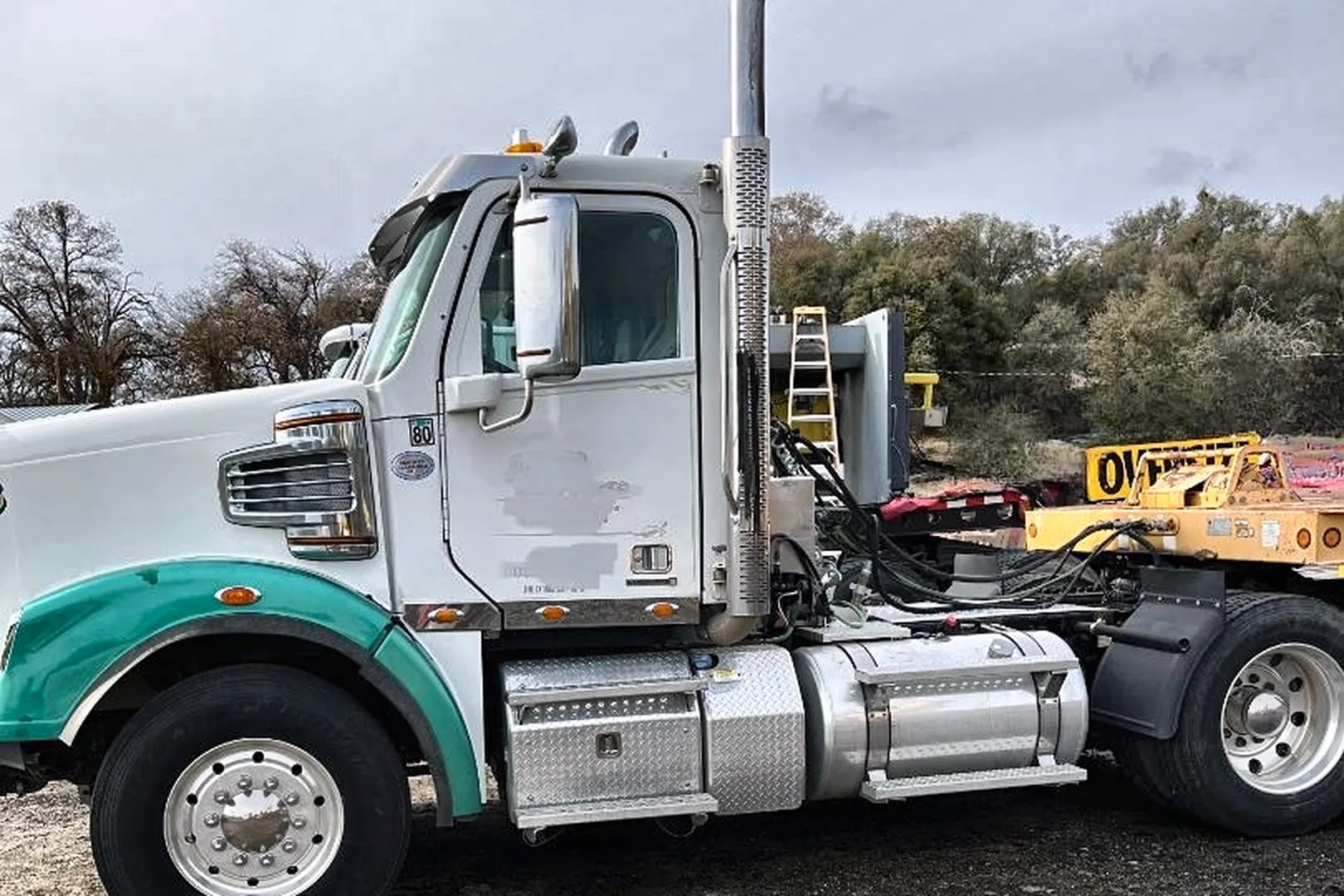 2013 FREIGHTLINER Coronado 122SD - view 9 of 14